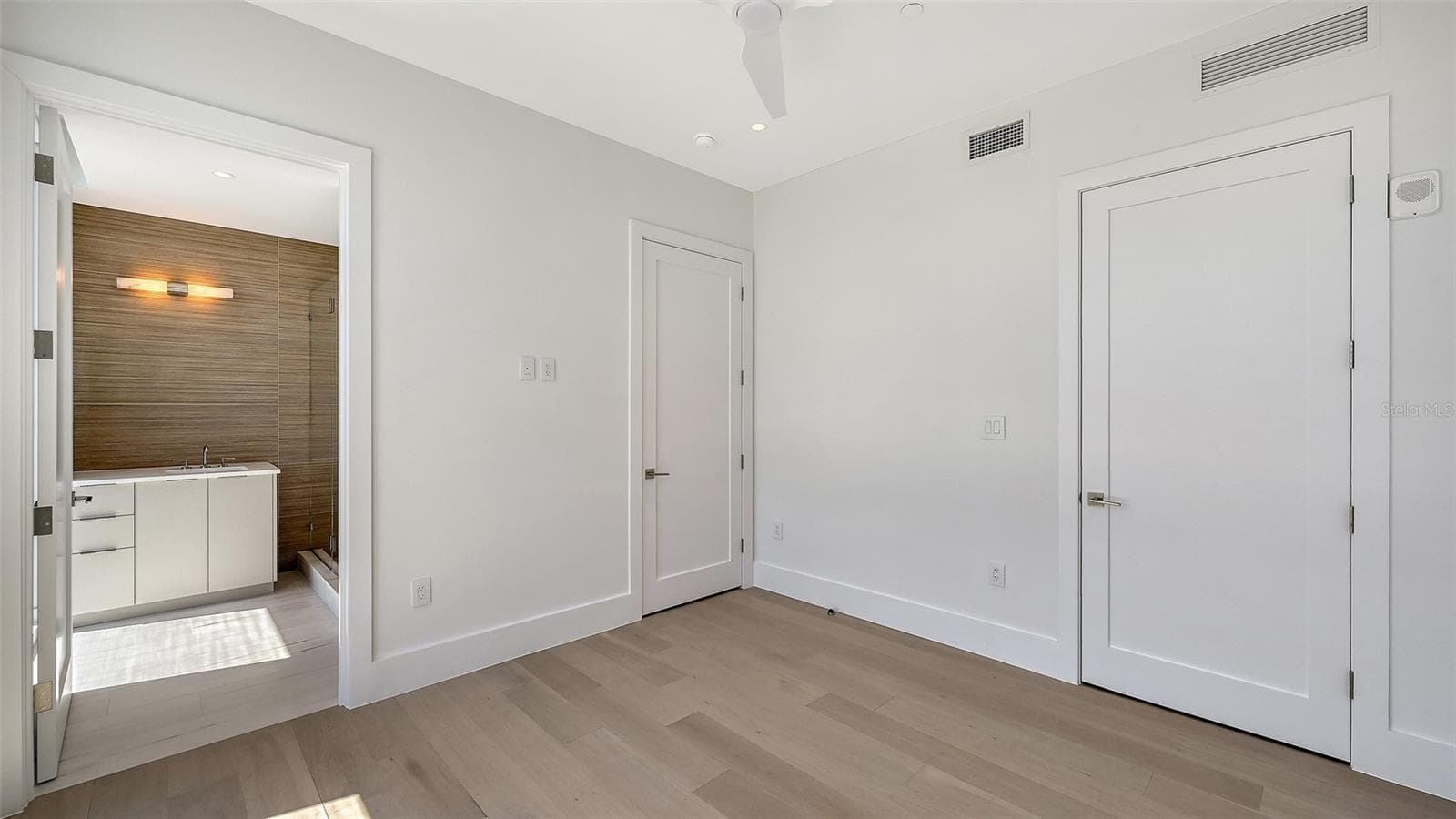 Condominium at 253 GOLDEN GATE PT #401, SARASOTA, photo 47 of 97