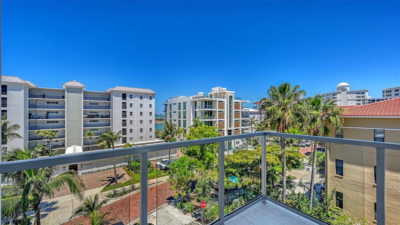 Condominium at 253 GOLDEN GATE PT #401, SARASOTA, photo 55 of 97