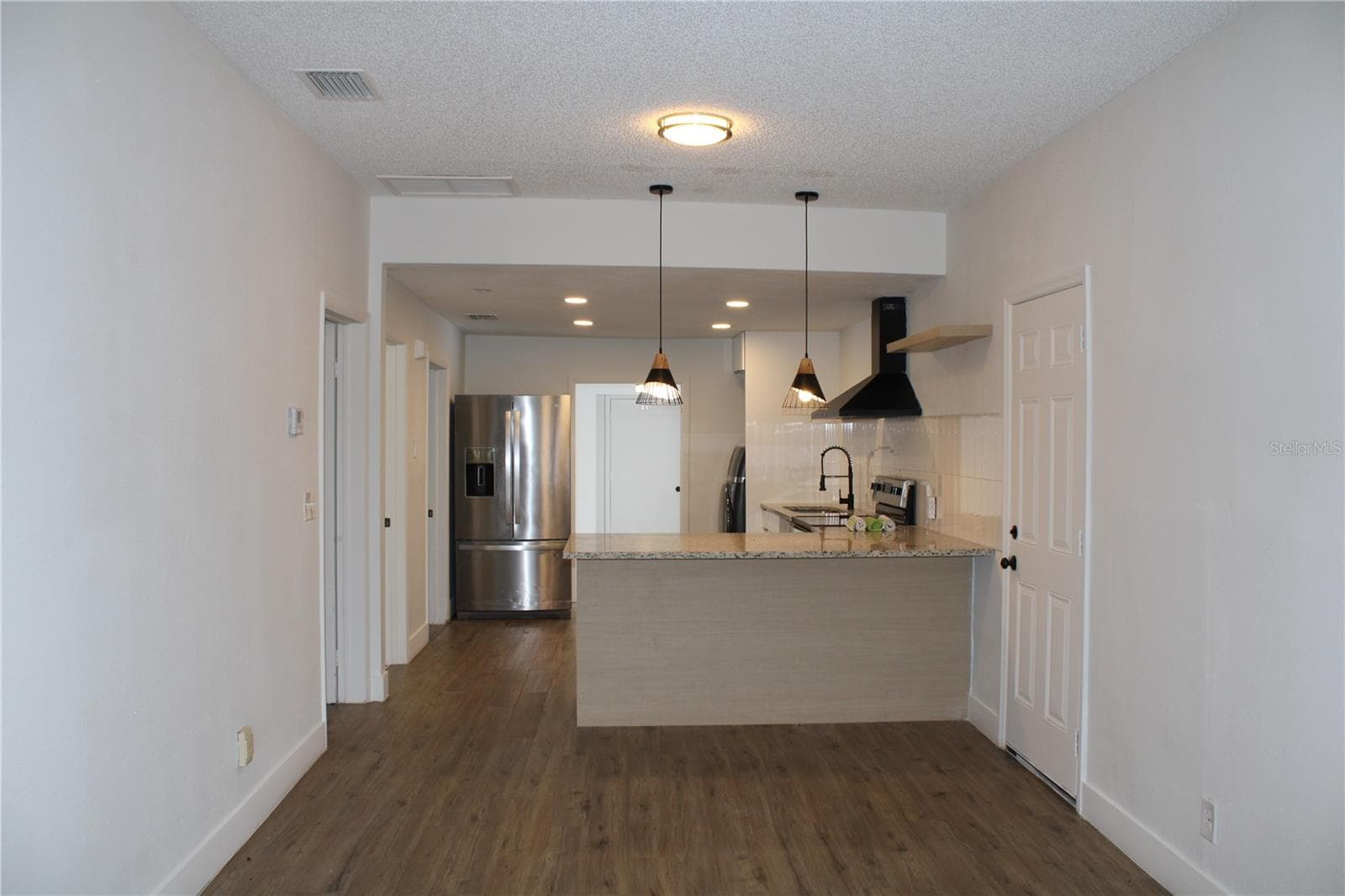 Single Family Residence at 1106 E DR MARTIN LUTHER KING JR BLVD, PLANT CITY, photo 8 of 23