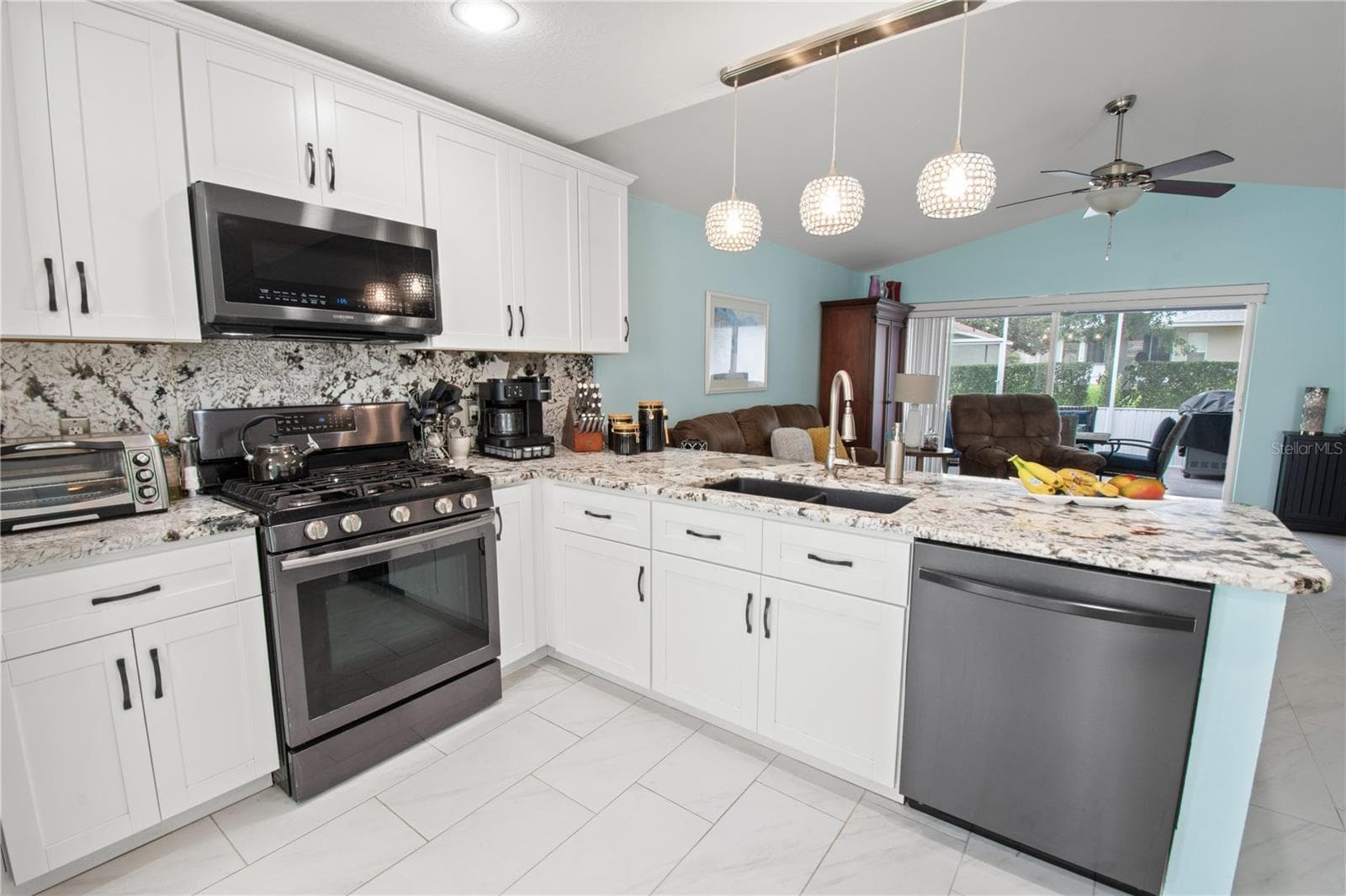 Kitchen - 241 LOURDES ST, LAKE WALES