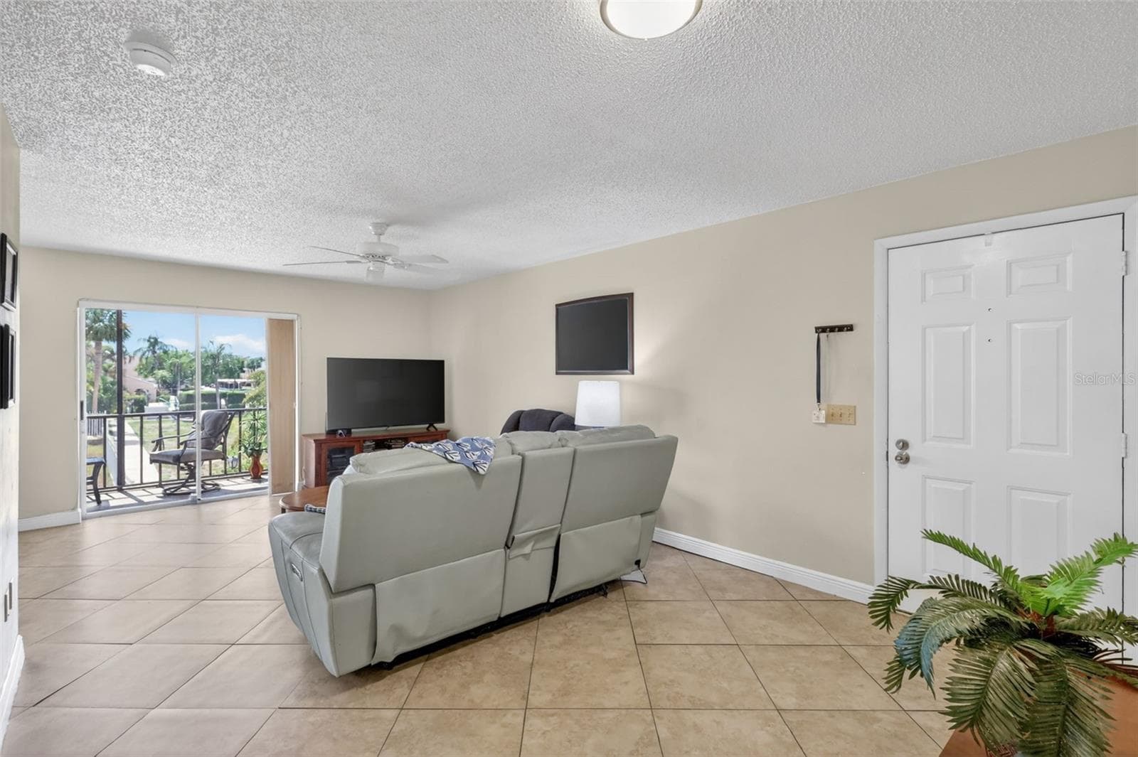 Condominium at 6146 7TH AVE W #6146, BRADENTON, photo 11 of 41