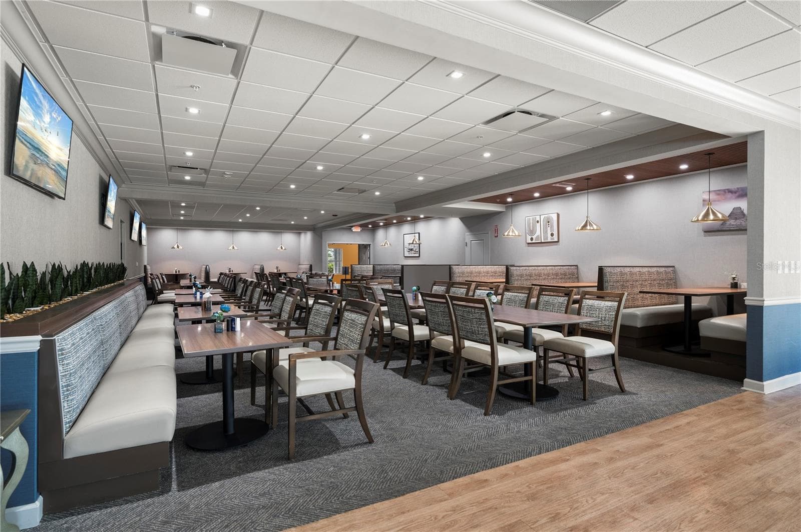 Lion's Den Restaurant - remodeled - 1637 PALACE CT, PORT CHARLOTTE