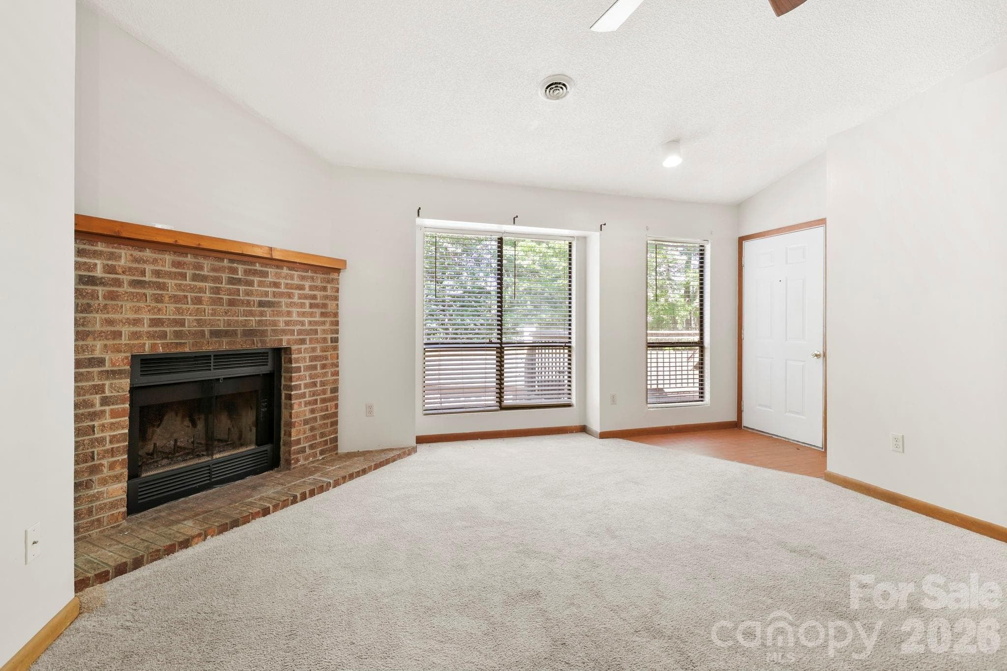 Condominium at 48 Ravencroft Lane, Asheville, photo 5 of 25