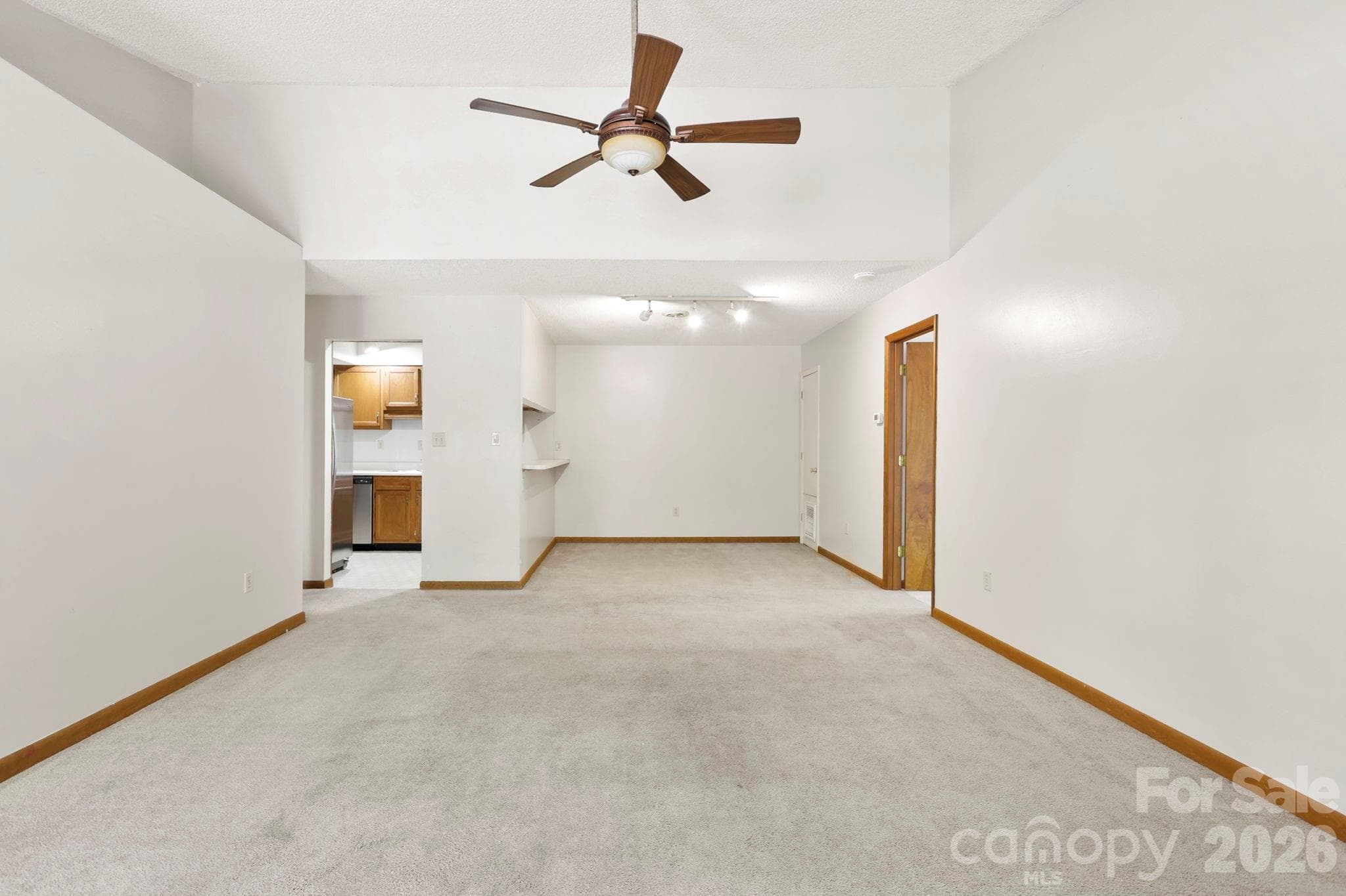 Condominium at 48 Ravencroft Lane, Asheville, photo 9 of 25