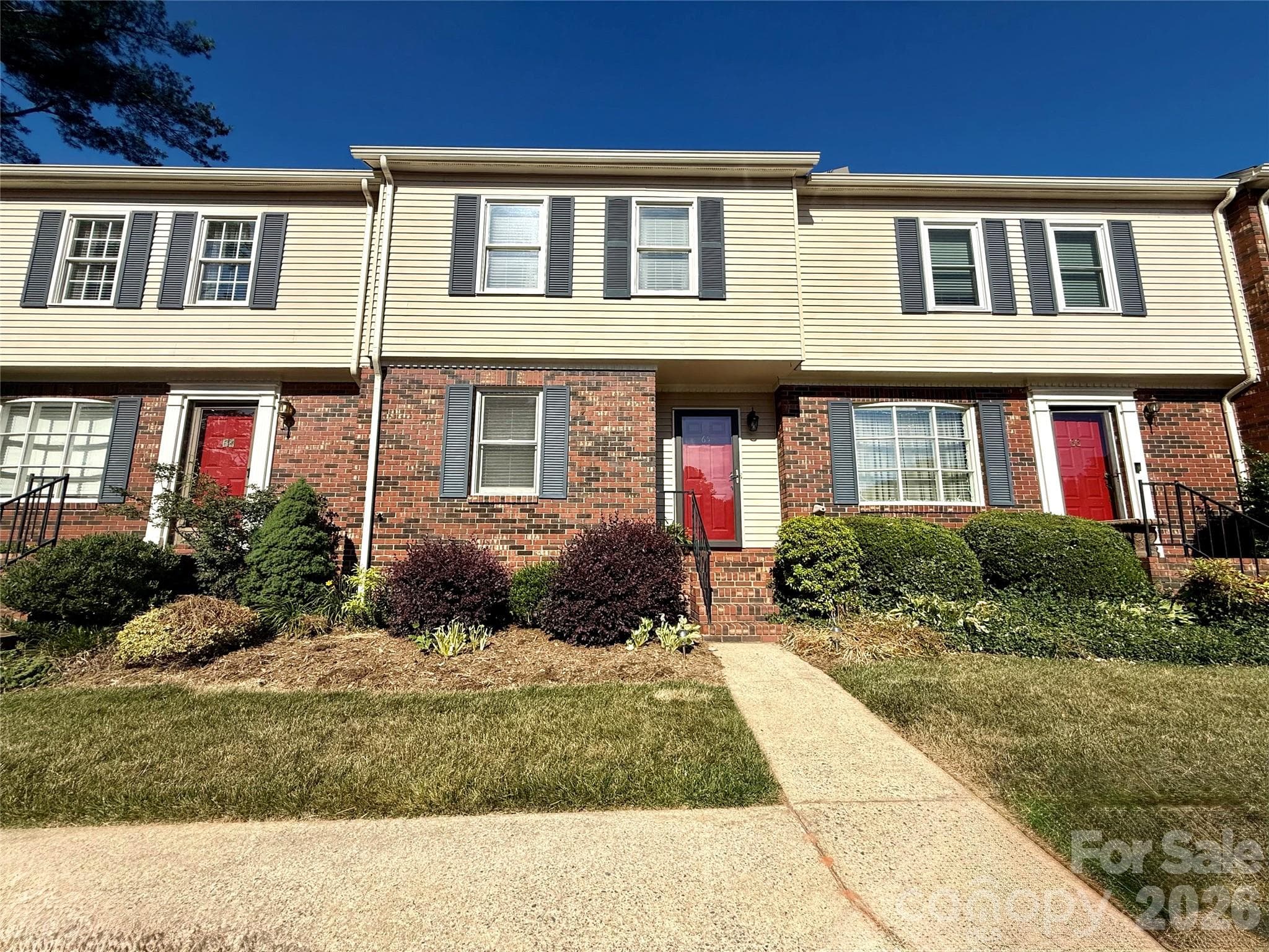 Townhouse at 2705 North Center Street NW, Hickory, photo 4 of 33