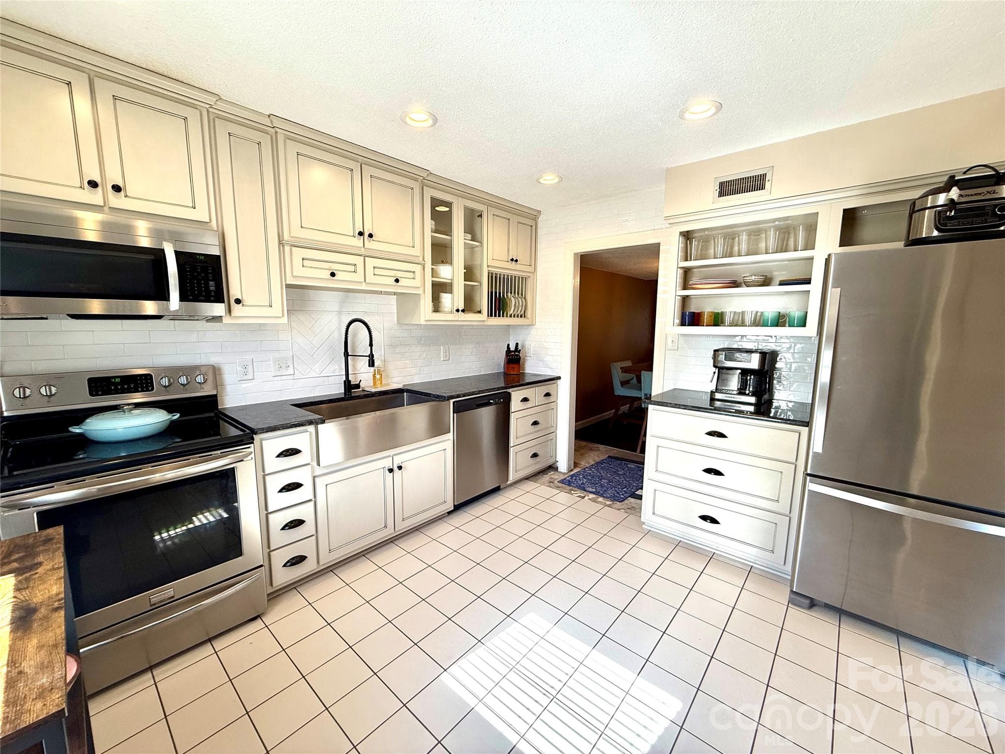 Townhouse at 2705 North Center Street NW, Hickory, photo 5 of 33