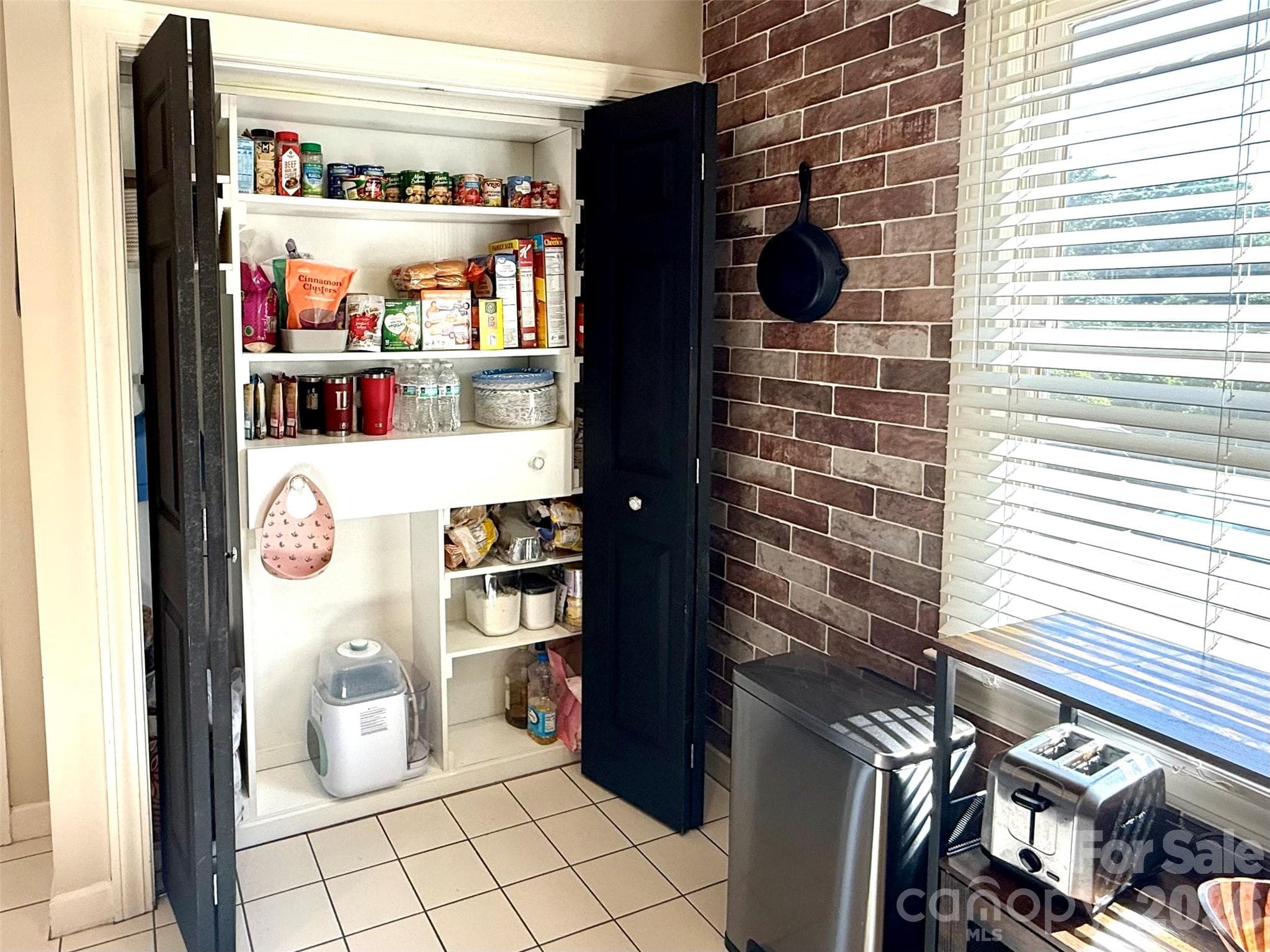 Townhouse at 2705 North Center Street NW, Hickory, photo 9 of 33