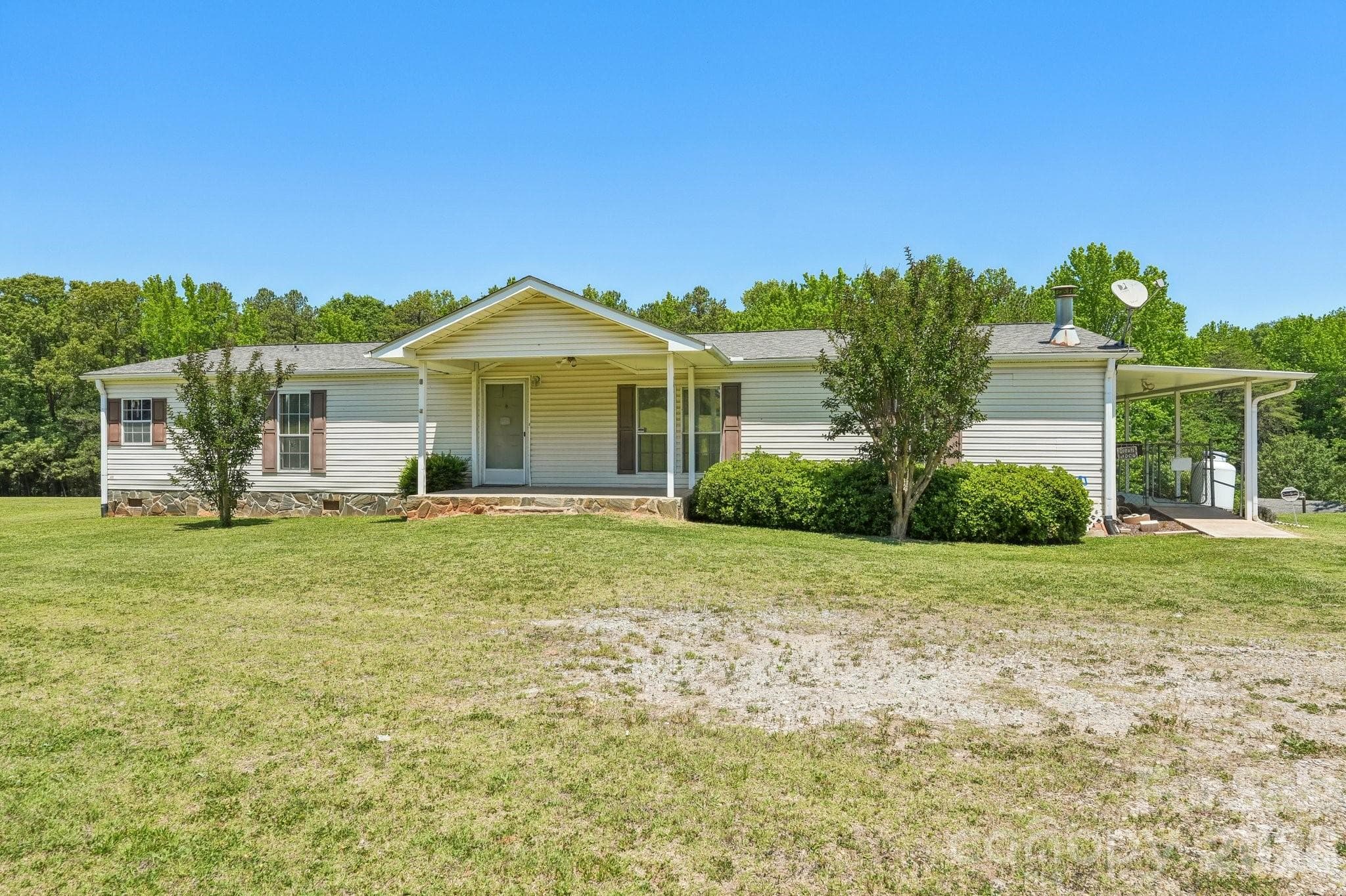 Front view - 160 Allison Road, Cowpens