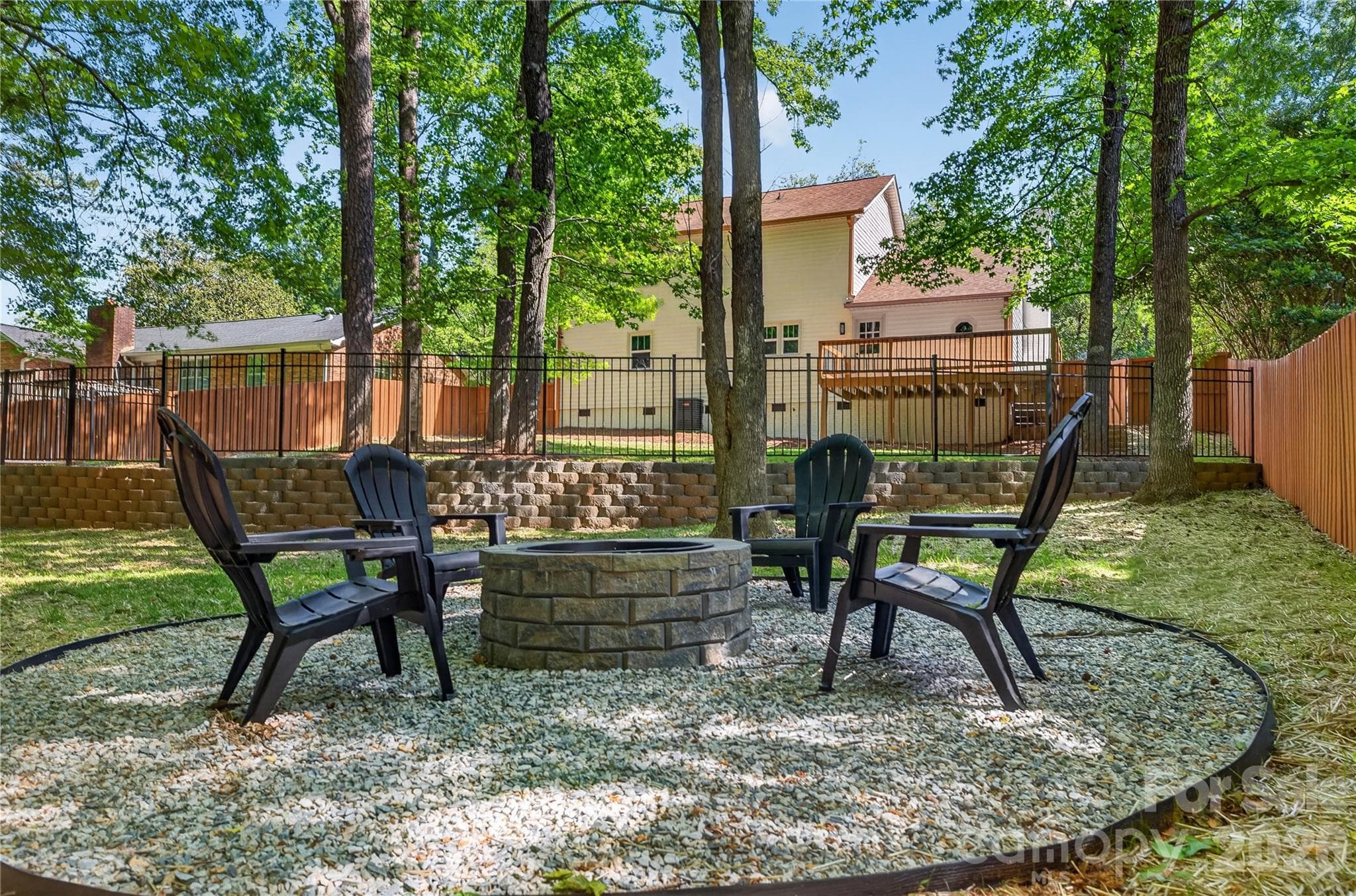 Single Family Residence at 7407 Limerick Drive, Charlotte, photo 35 of 37