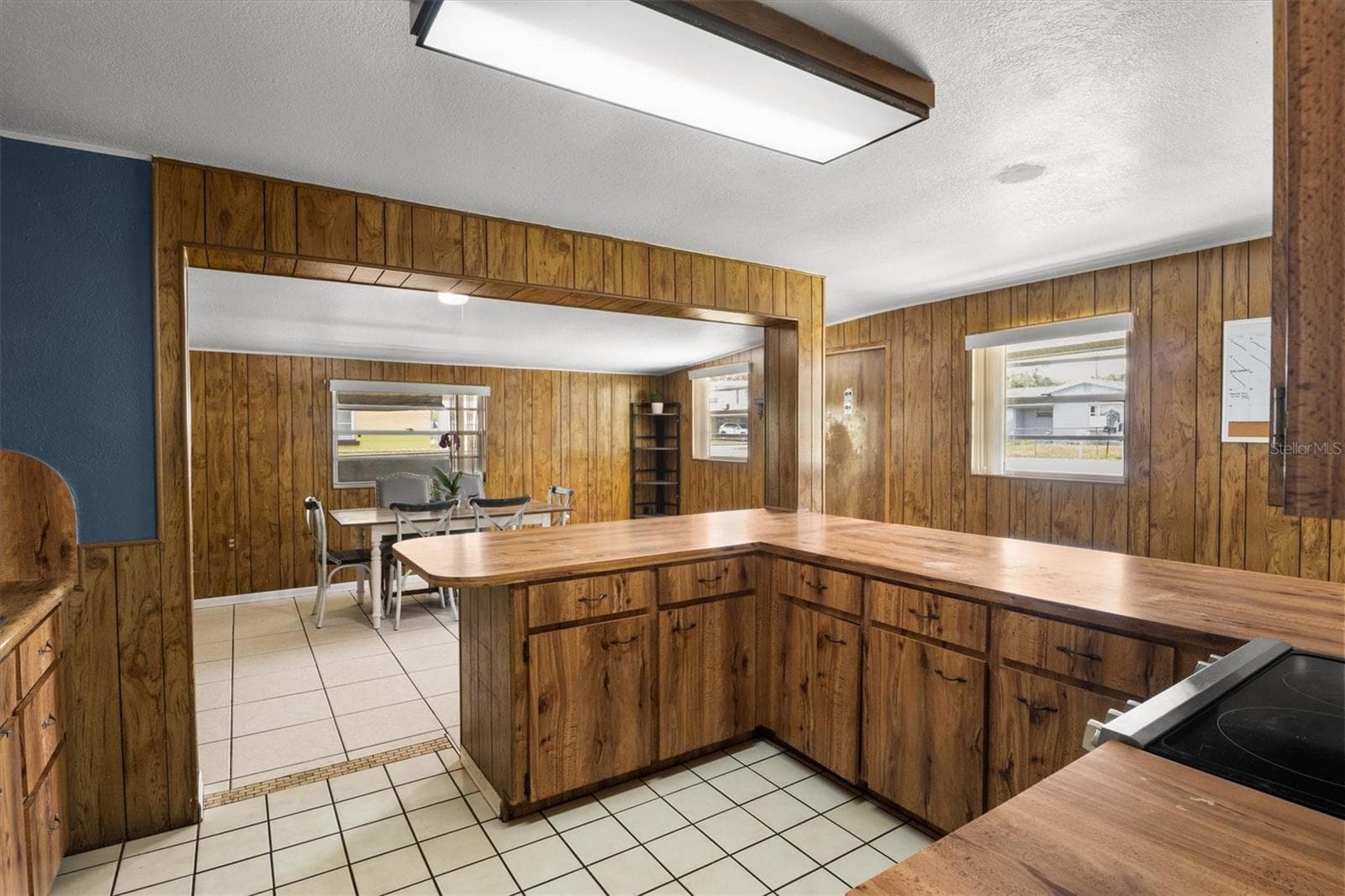 Single Family Residence at 1307 MAYFLOWER DR, LAKELAND, photo 9 of 27