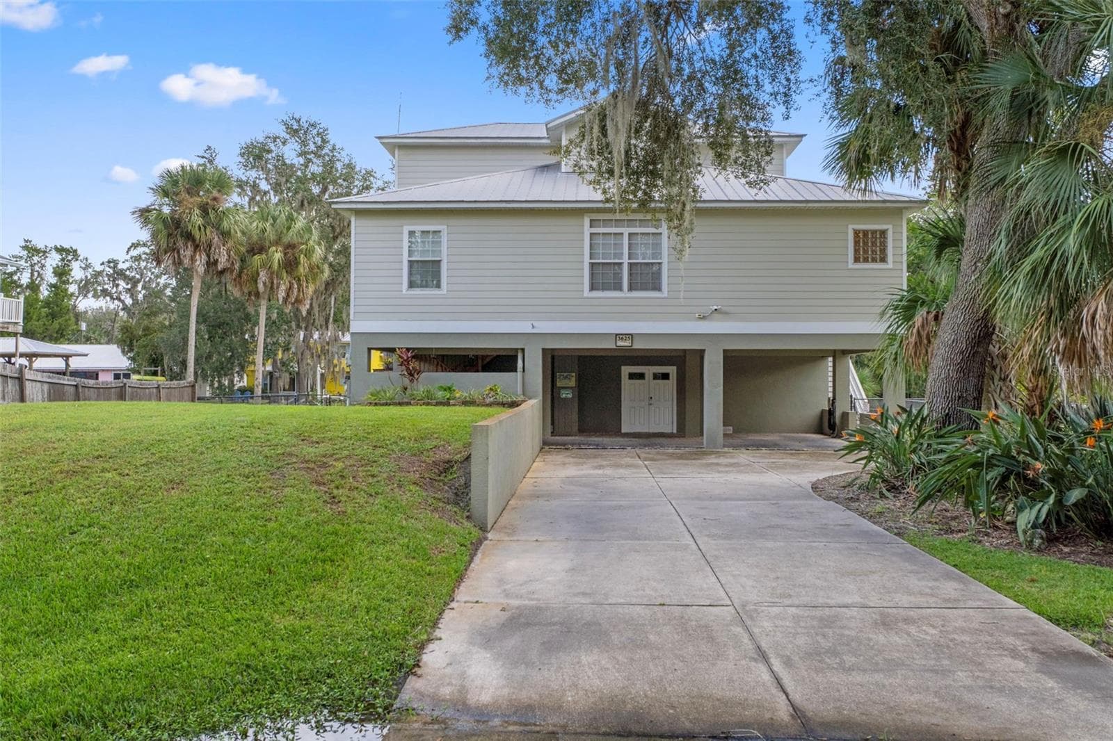 3625 N SUWANNEE PT