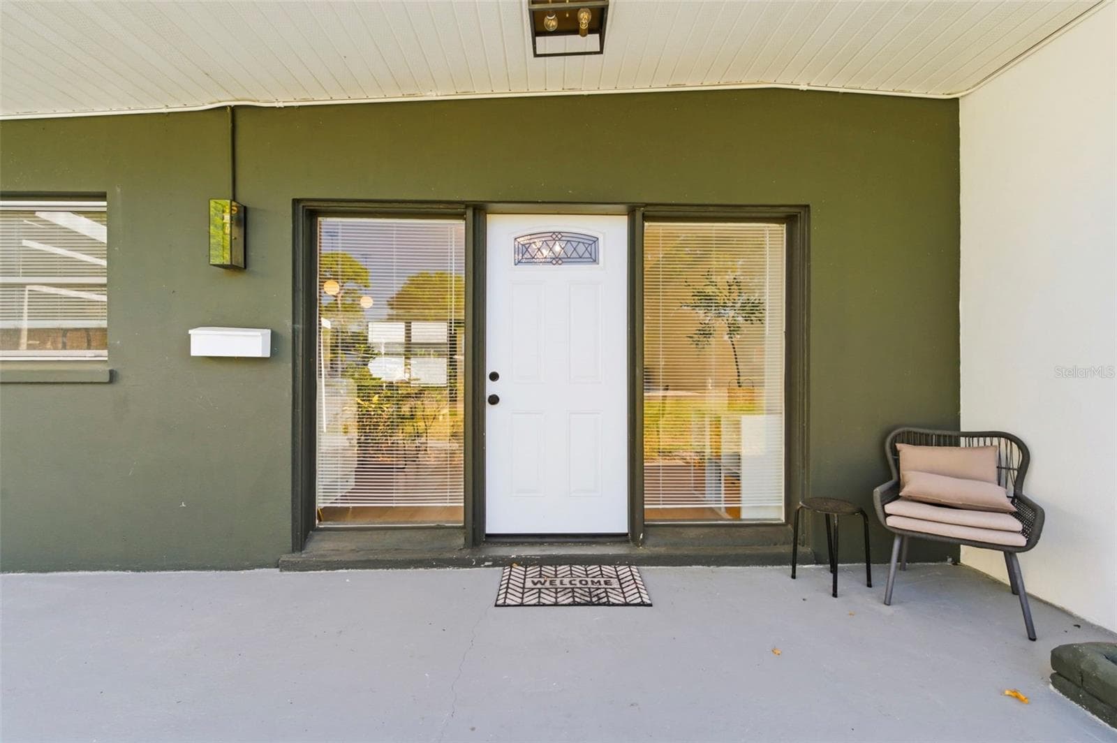 Single Family Residence at 6350 HAMPTON DRIVE N, ST PETERSBURG, photo 4 of 63