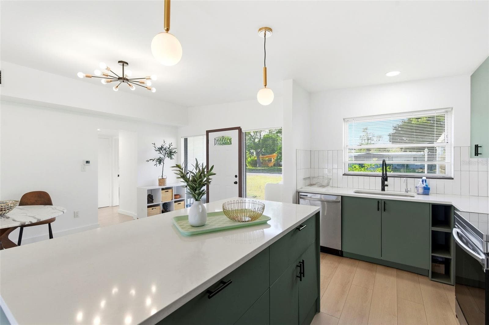 Single Family Residence at 6350 HAMPTON DRIVE N, ST PETERSBURG, photo 14 of 63