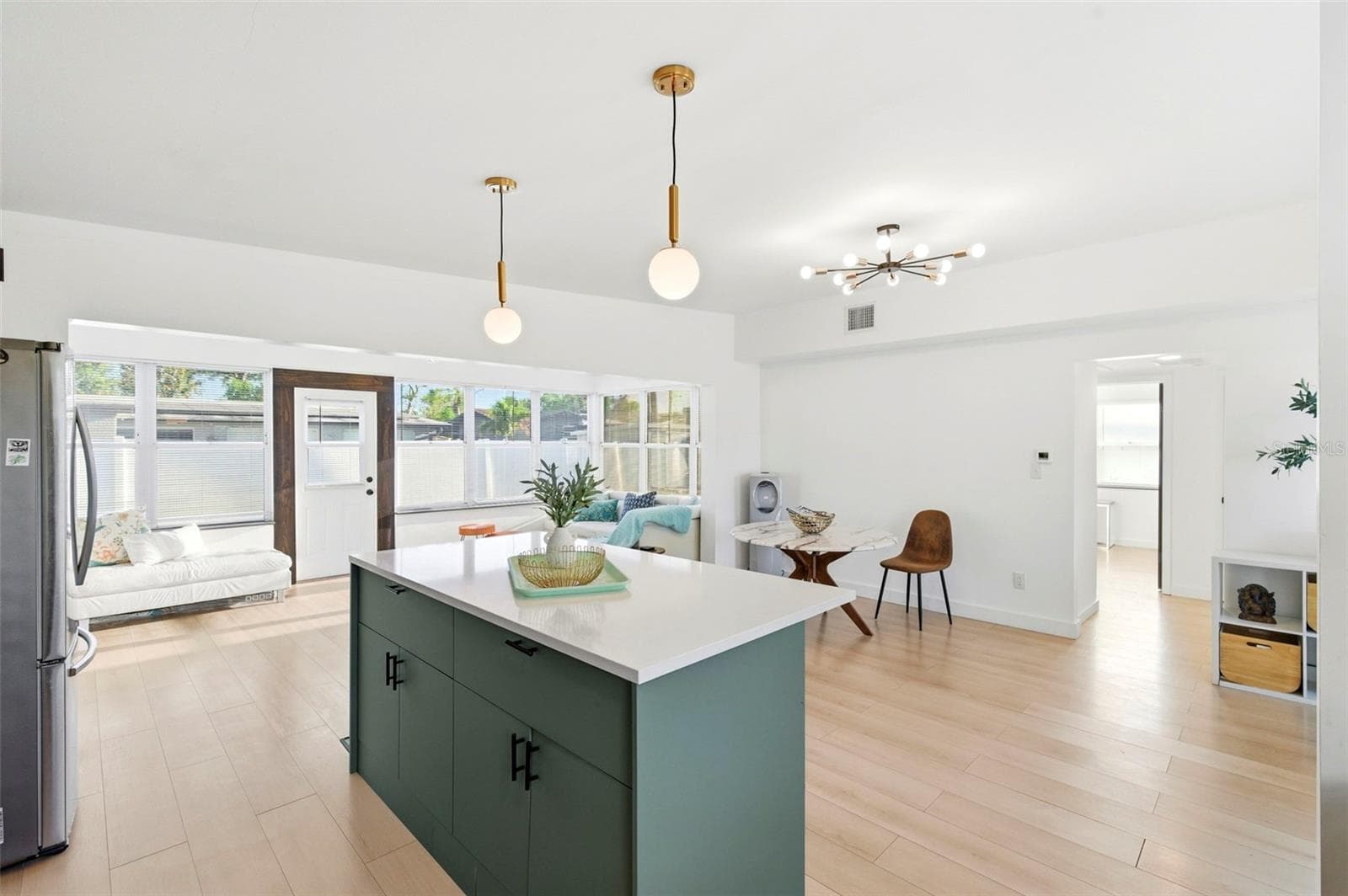 Single Family Residence at 6350 HAMPTON DRIVE N, ST PETERSBURG, photo 15 of 63