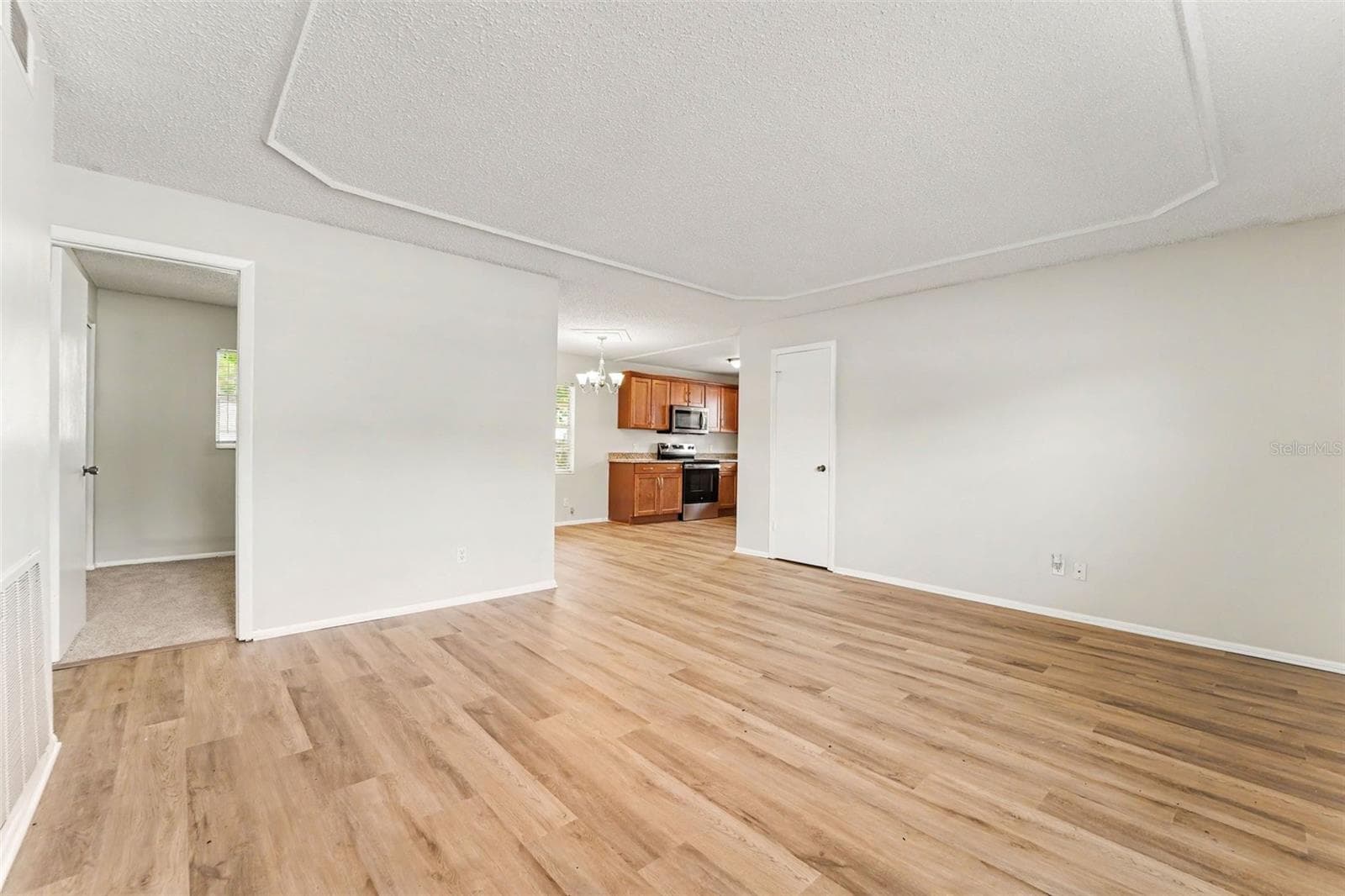 Single Family Residence at 8308 OLEANDER LN, TAMPA, photo 10 of 20