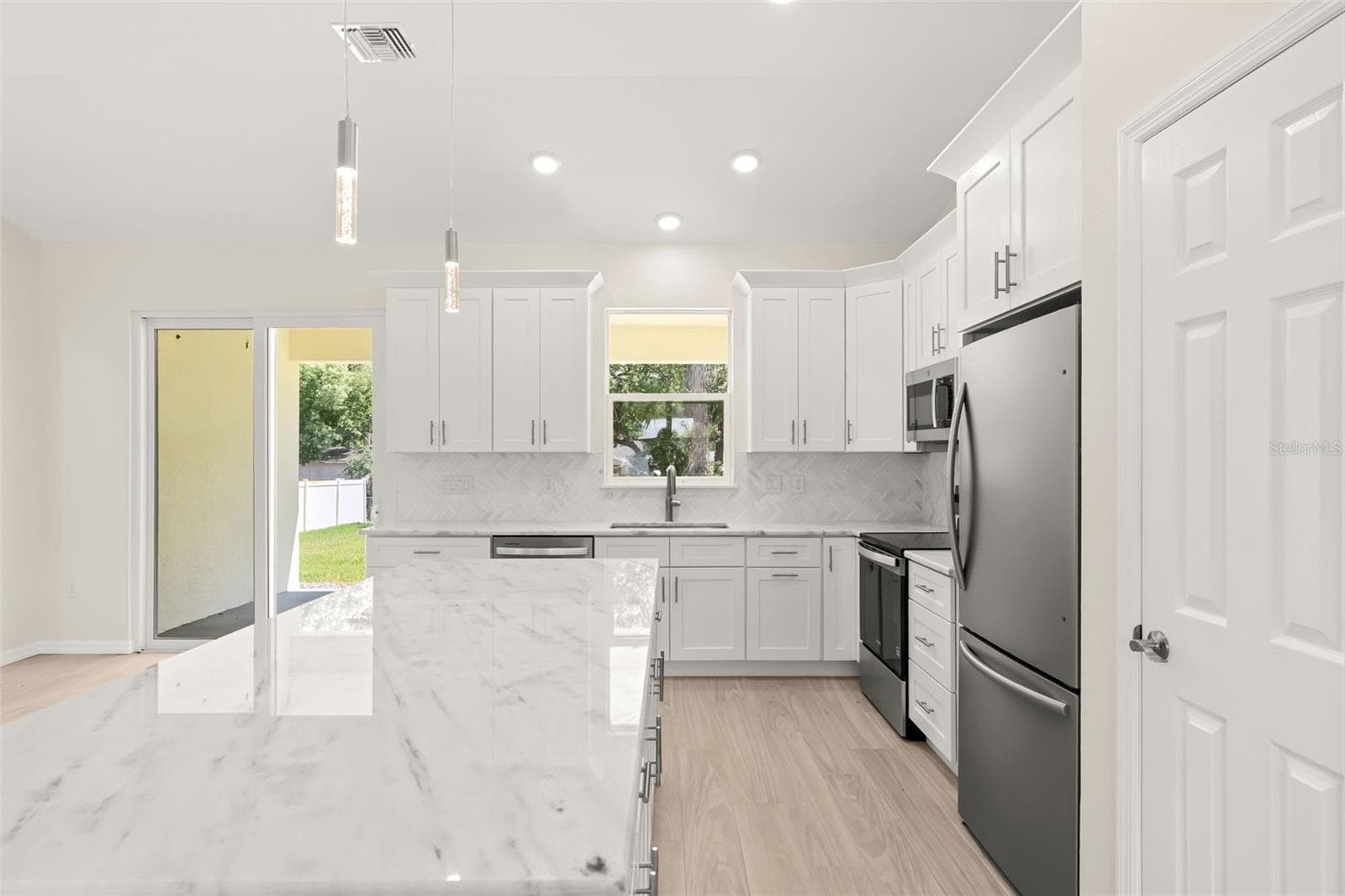 Single Family Residence at 247 DEBARY DR, DEBARY, photo 2 of 47
