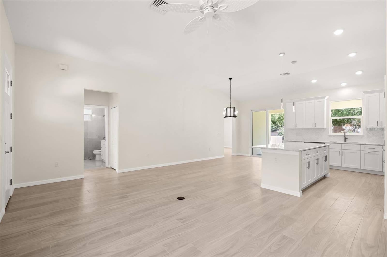Single Family Residence at 247 DEBARY DR, DEBARY, photo 7 of 47