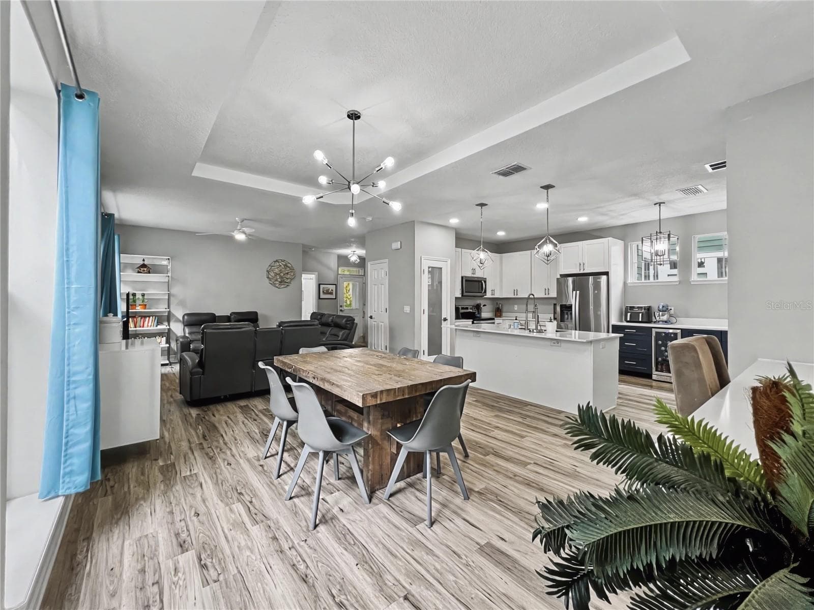 Single Family Residence at 839 LAKE EVALYN DR, CELEBRATION, photo 3 of 33