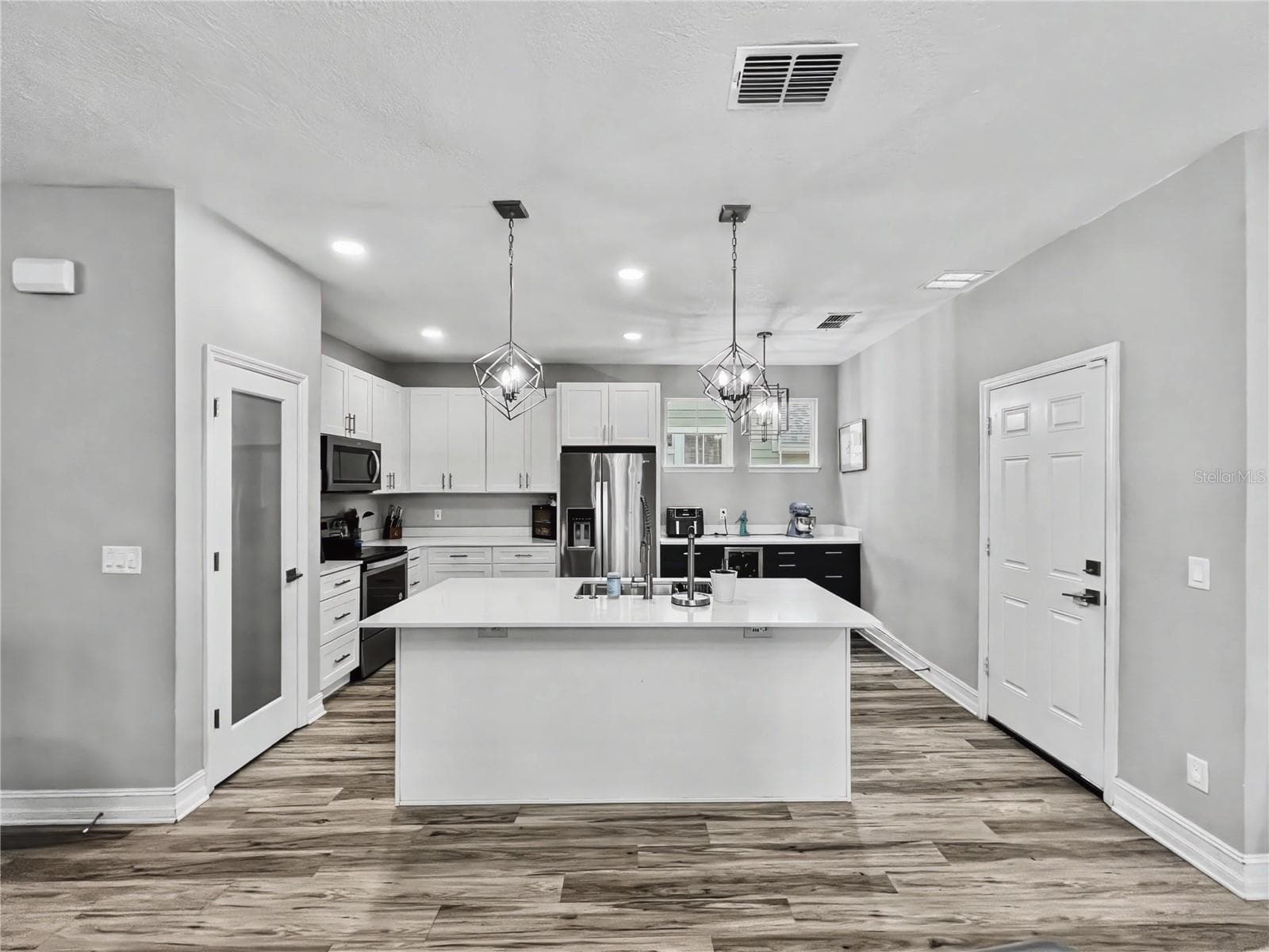 Single Family Residence at 839 LAKE EVALYN DR, CELEBRATION, photo 9 of 33