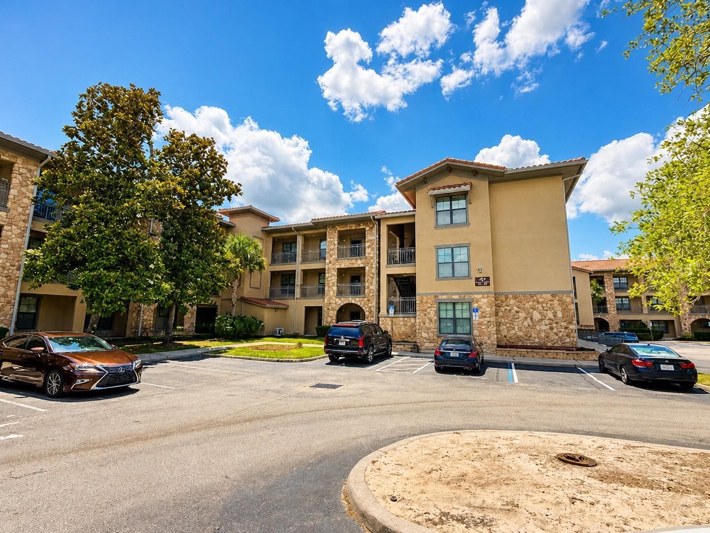 907 CHARO PKWY #915