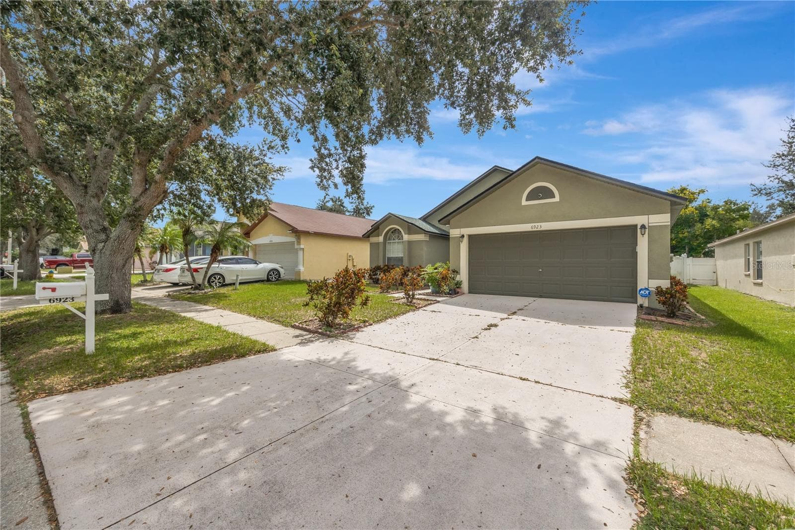 Single Family Residence at 6923 WATERBROOK CT, GIBSONTON, photo 3 of 63