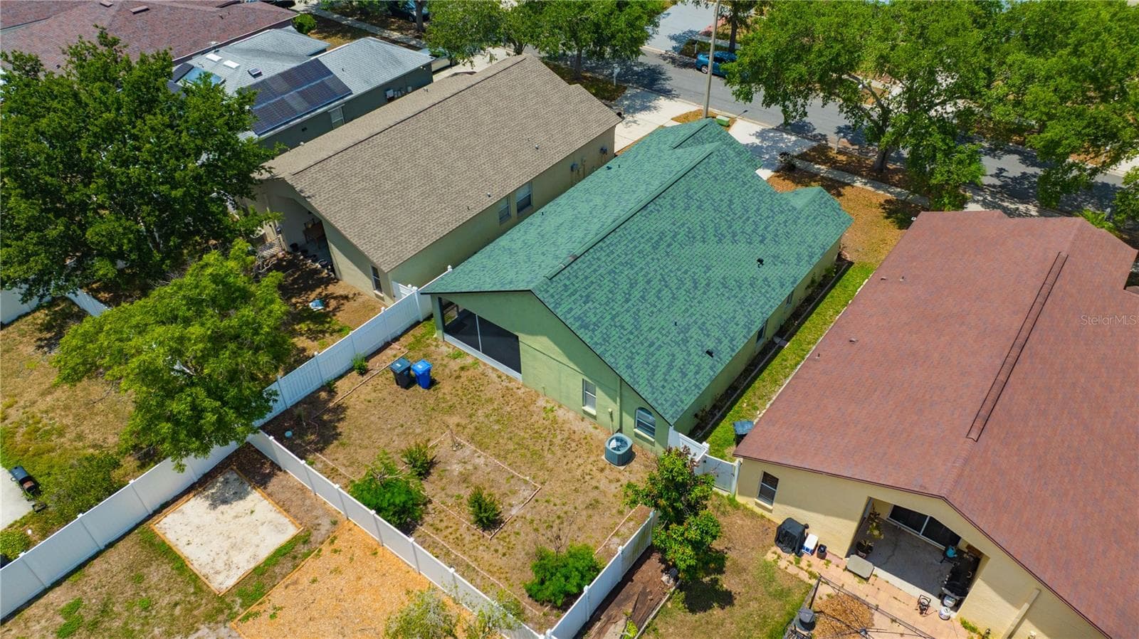 Single Family Residence at 6923 WATERBROOK CT, GIBSONTON, photo 10 of 63