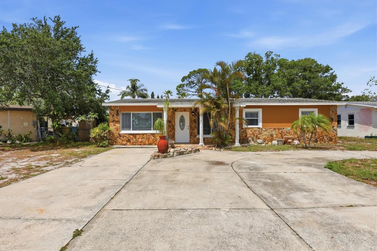 721 BAYSHORE DR