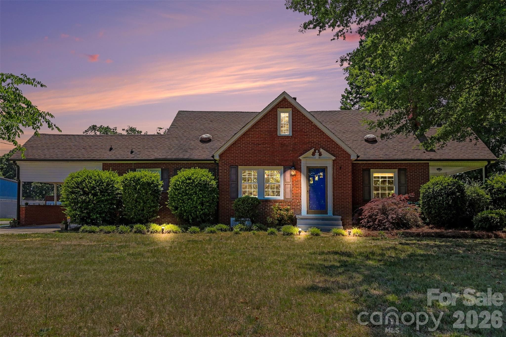 Single Family Residence at Mooresville, photo 2 of 31