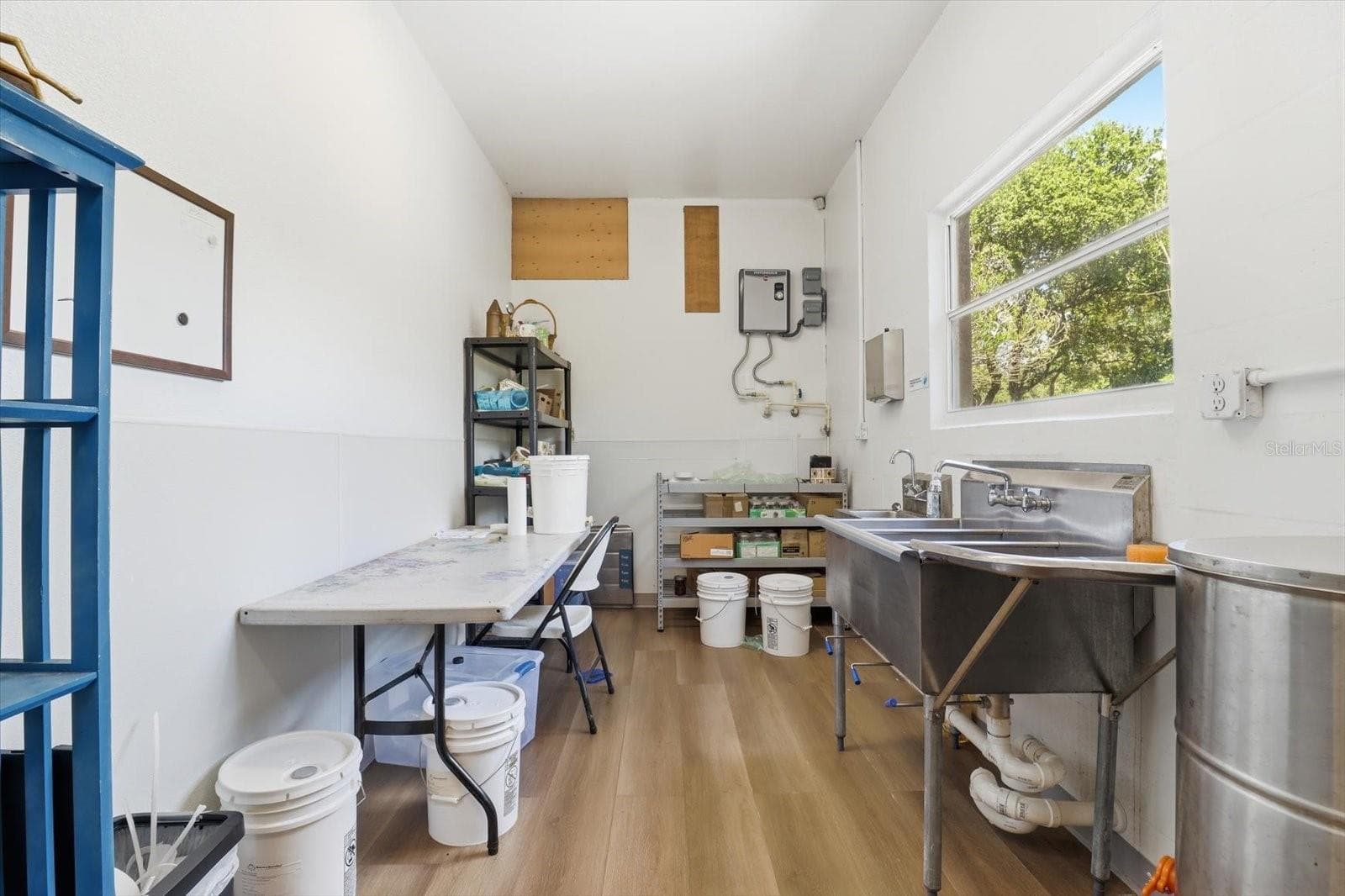 Dedicated room/office in the garage - 8720 N TROJAN DR, CITRUS SPRINGS