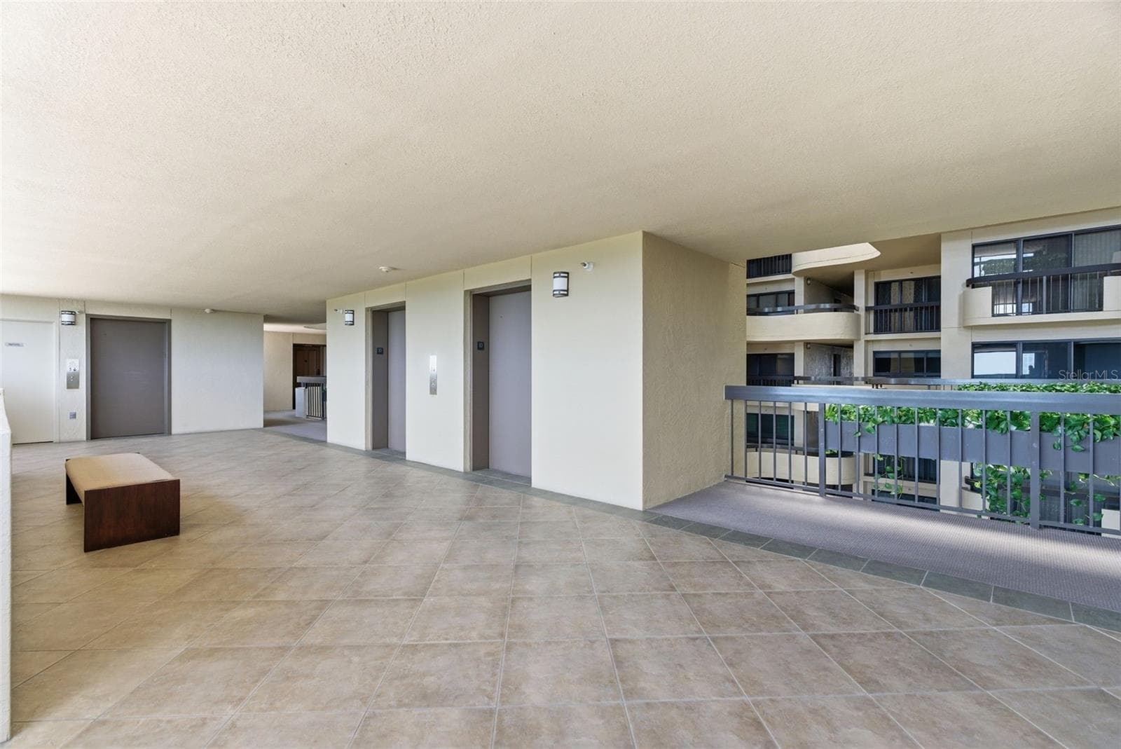 Condominium at 2413 BAYSHORE BLVD #1004, TAMPA, photo 4 of 50