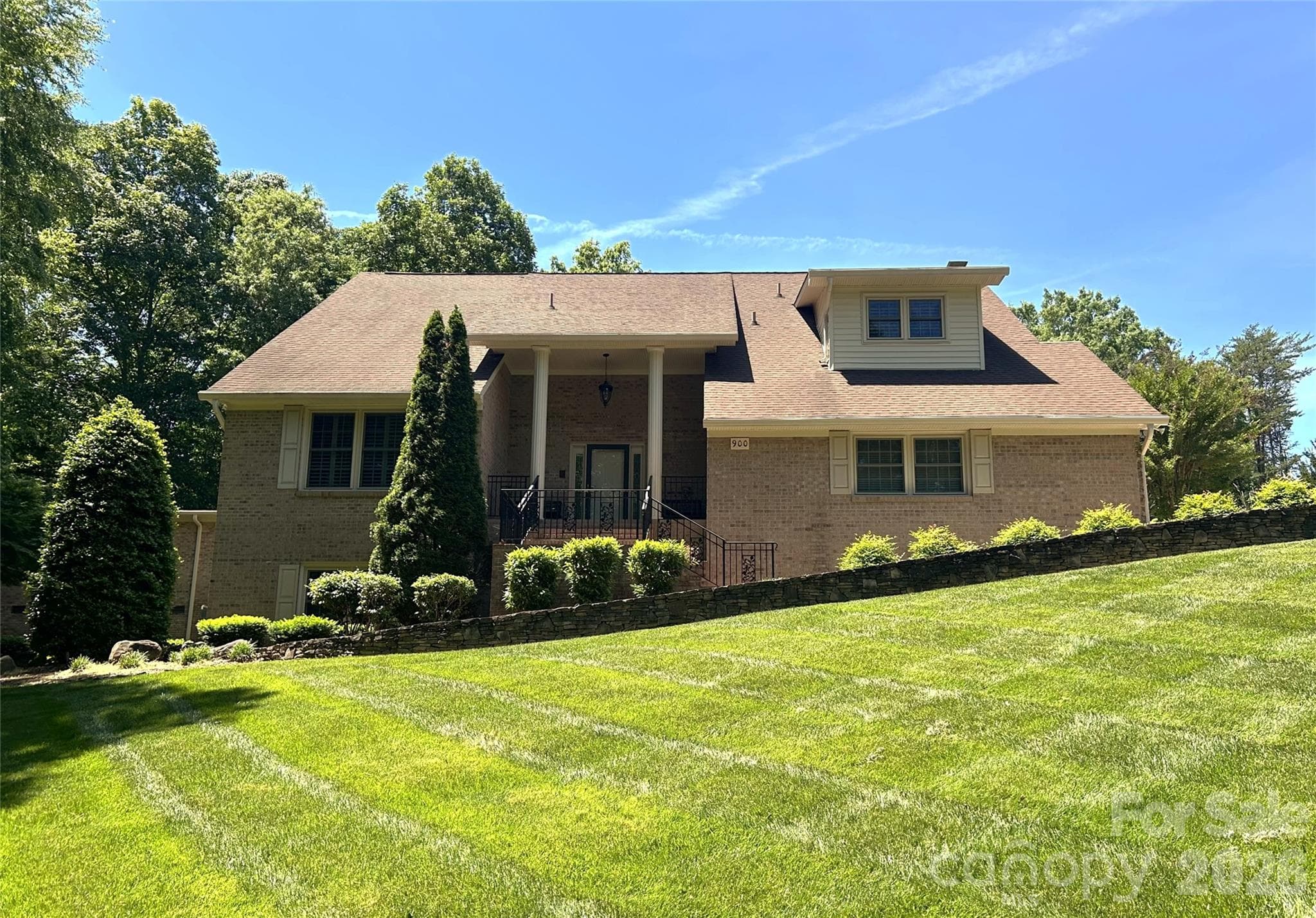 NO HOA FEES - 900 Courtney Court SE, Concord