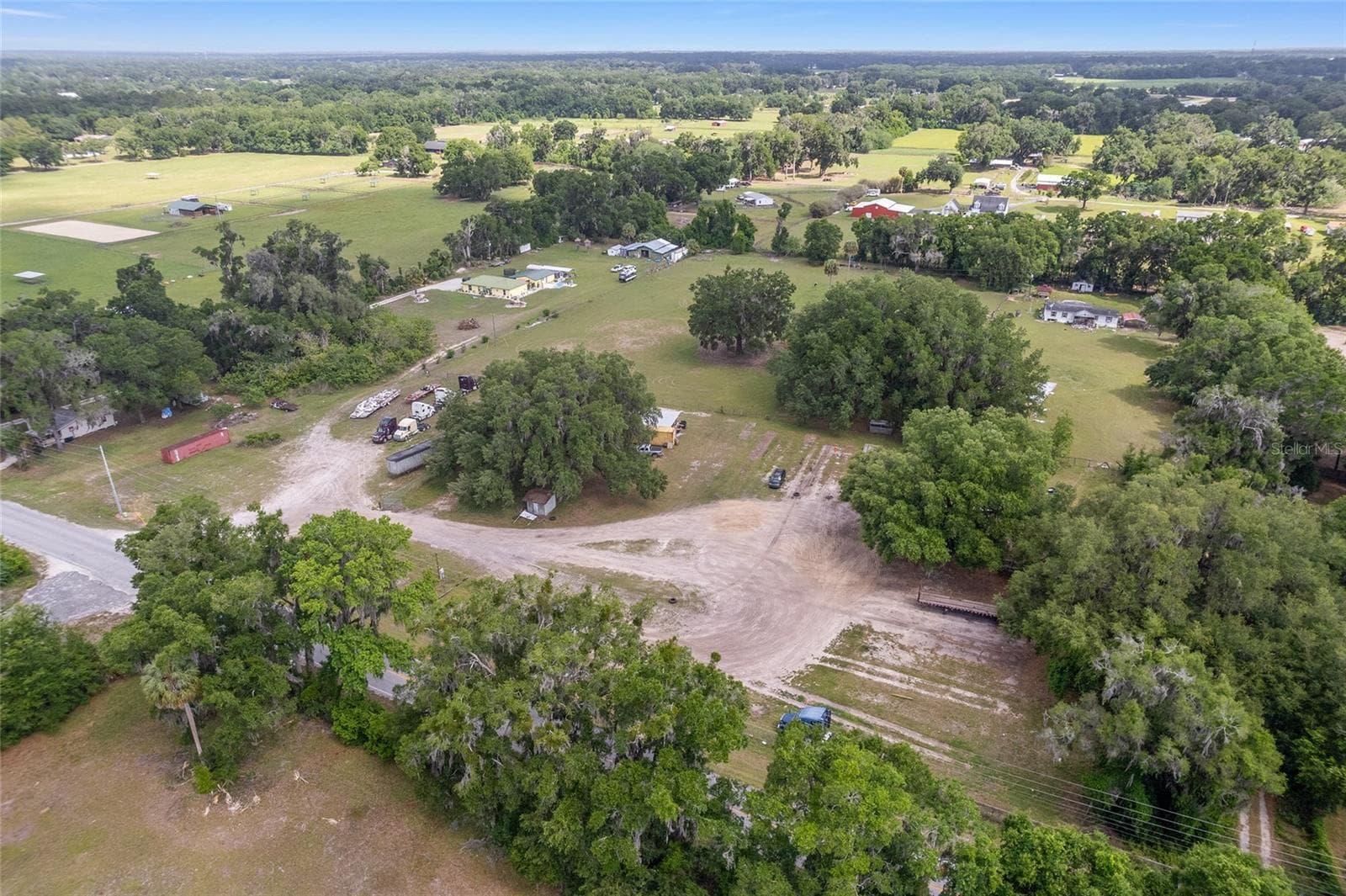 1751 E HIGHWAY 329