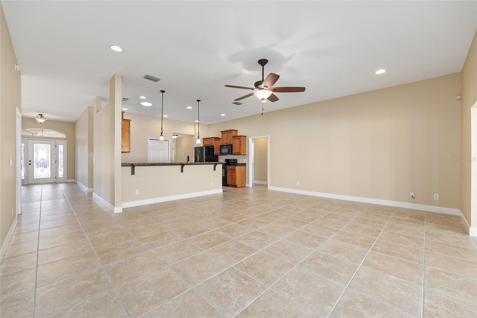 Large Great Room - 915 SE 69TH AVE, OCALA