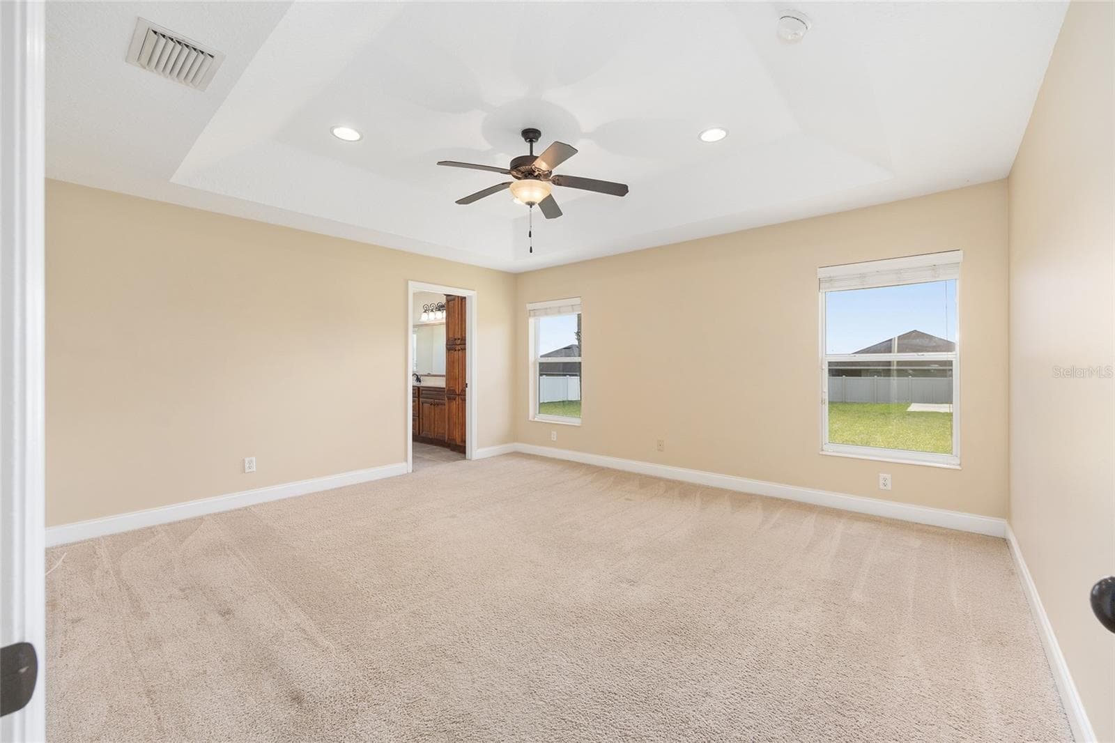 Large Primary Bedroom - 915 SE 69TH AVE, OCALA