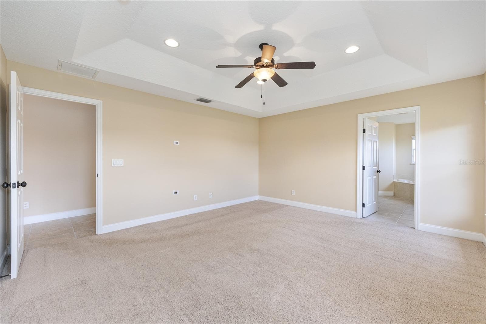 Unwind and relax - 915 SE 69TH AVE, OCALA