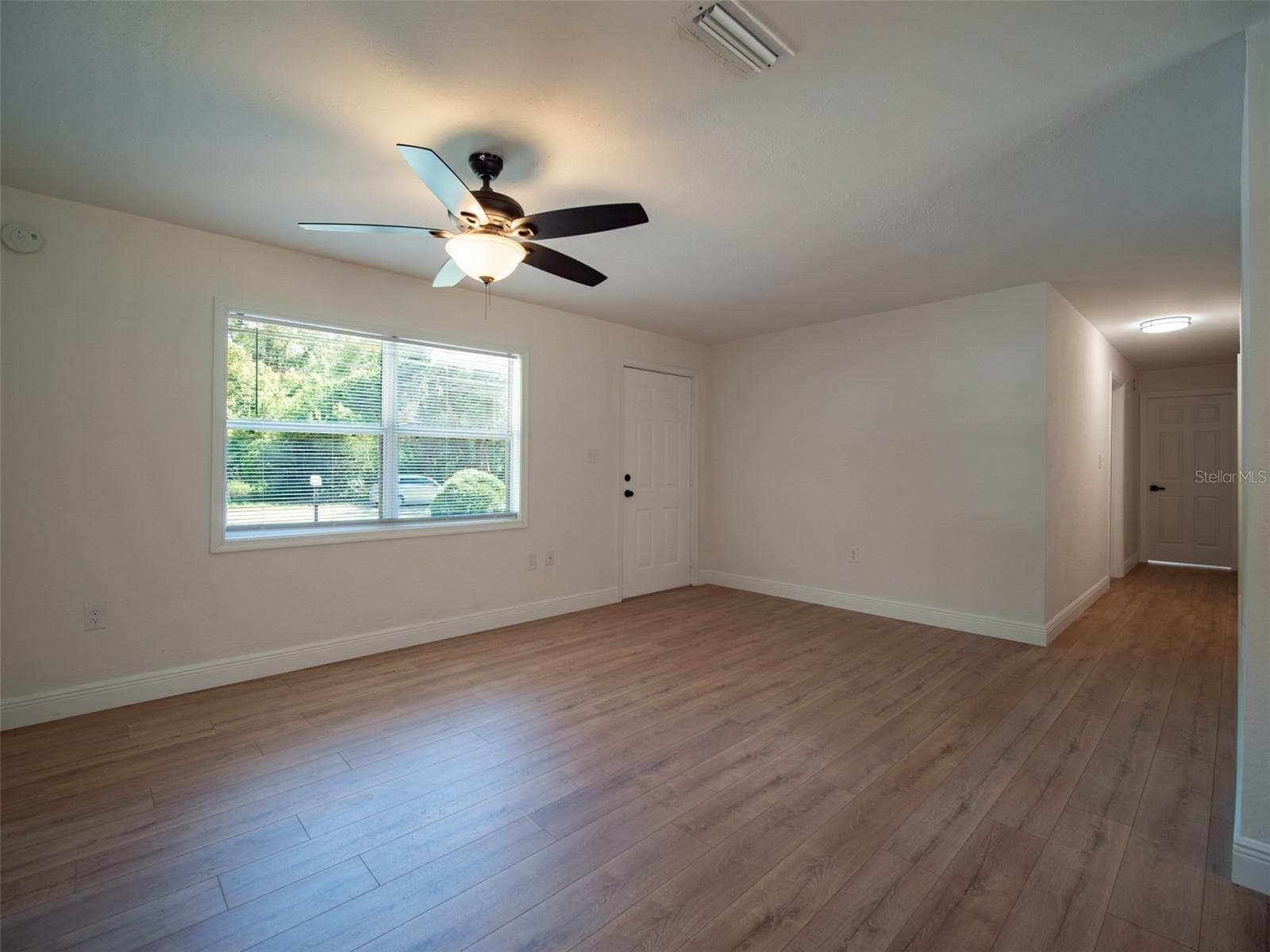 Single Family Residence at 1408 6TH ST NW, LIVE OAK, photo 5 of 24