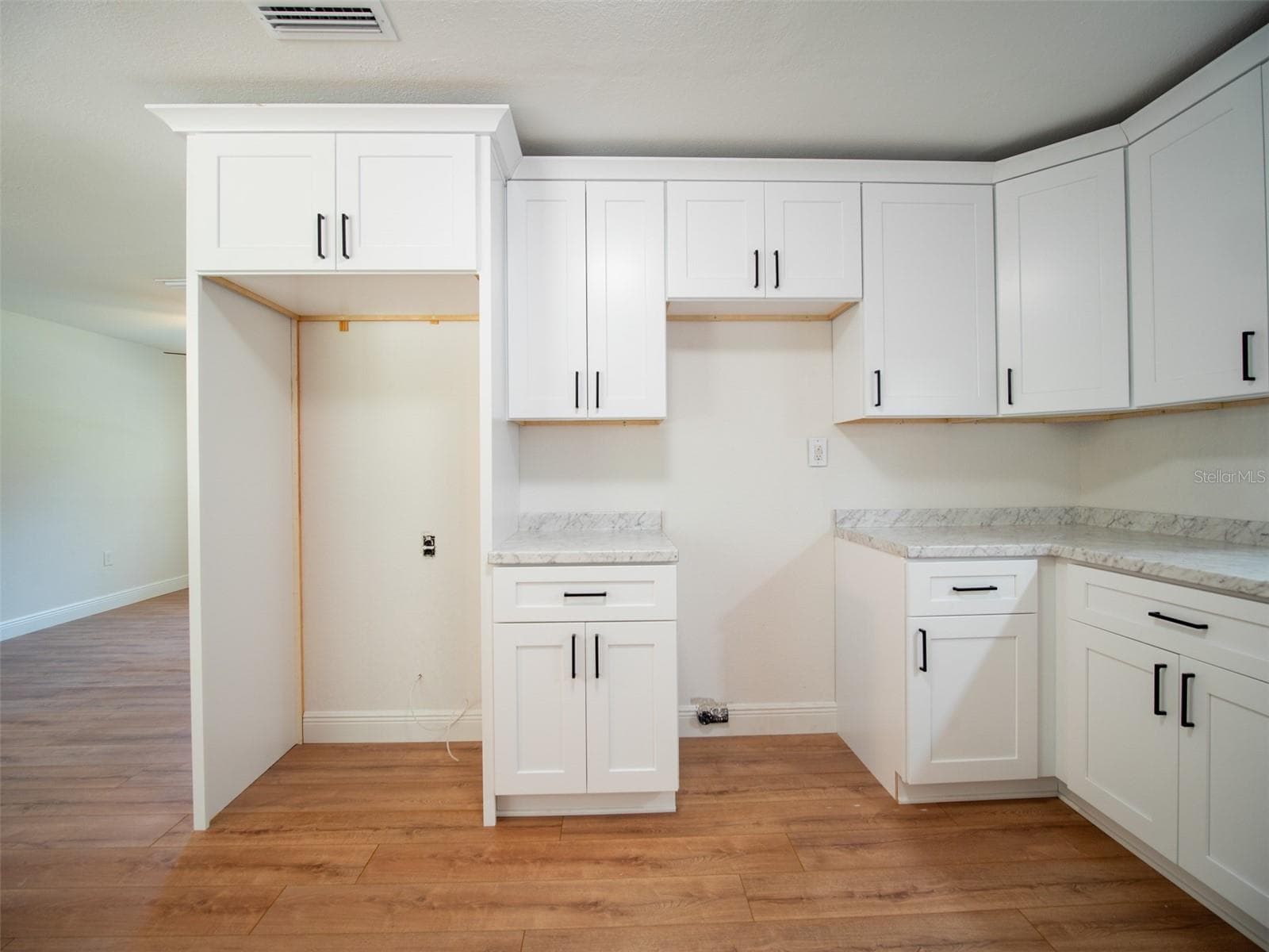 Single Family Residence at 1408 6TH ST NW, LIVE OAK, photo 8 of 24