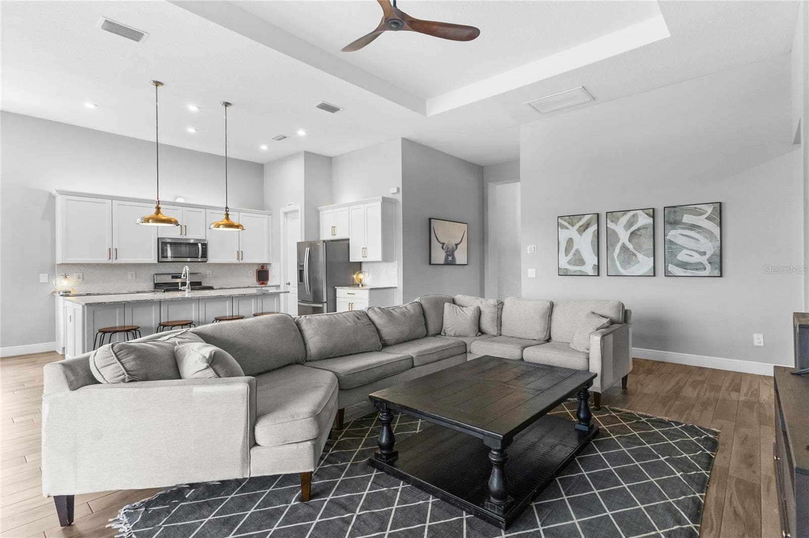 Spacious Great Room with 12' Ceilings - 4645 ANTRIM DR, SARASOTA