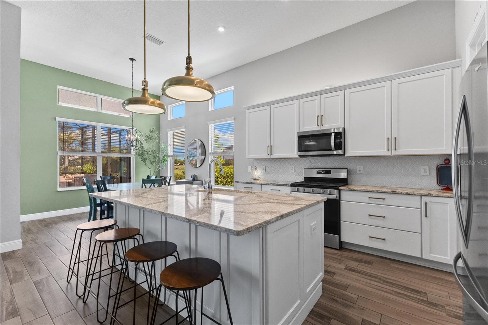 Kitchen with Generous Seating and Storage - 4645 ANTRIM DR, SARASOTA