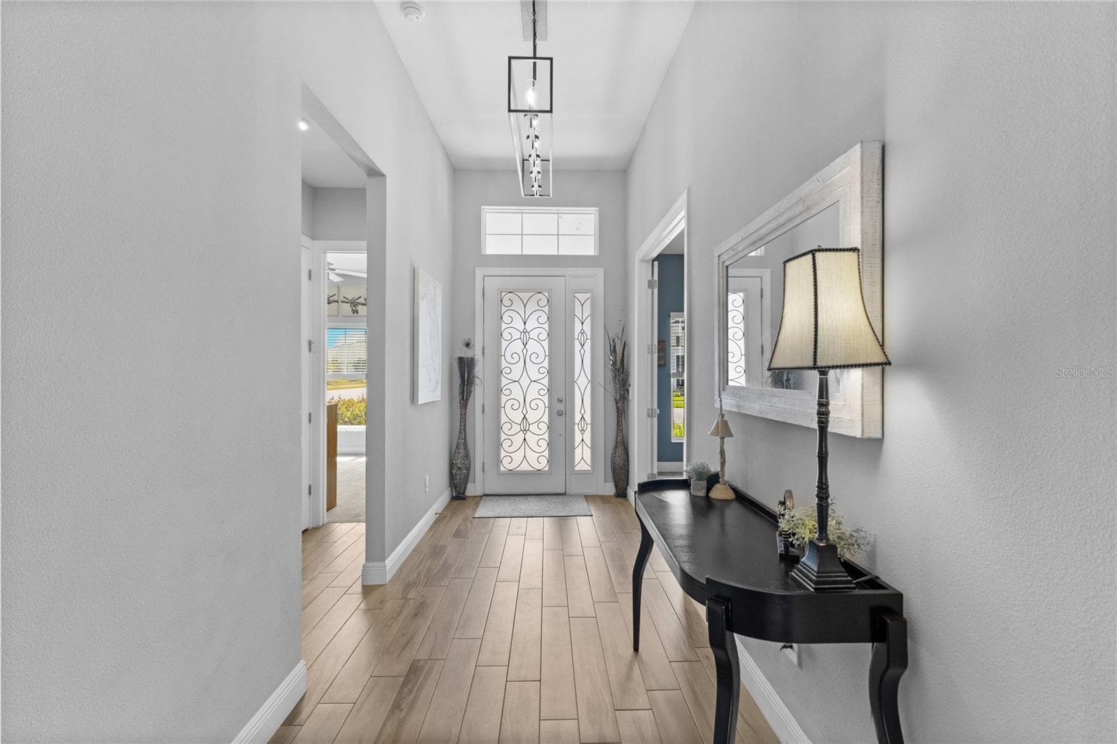 Interior Hallway with Clean Architectural Lines - 4645 ANTRIM DR, SARASOTA