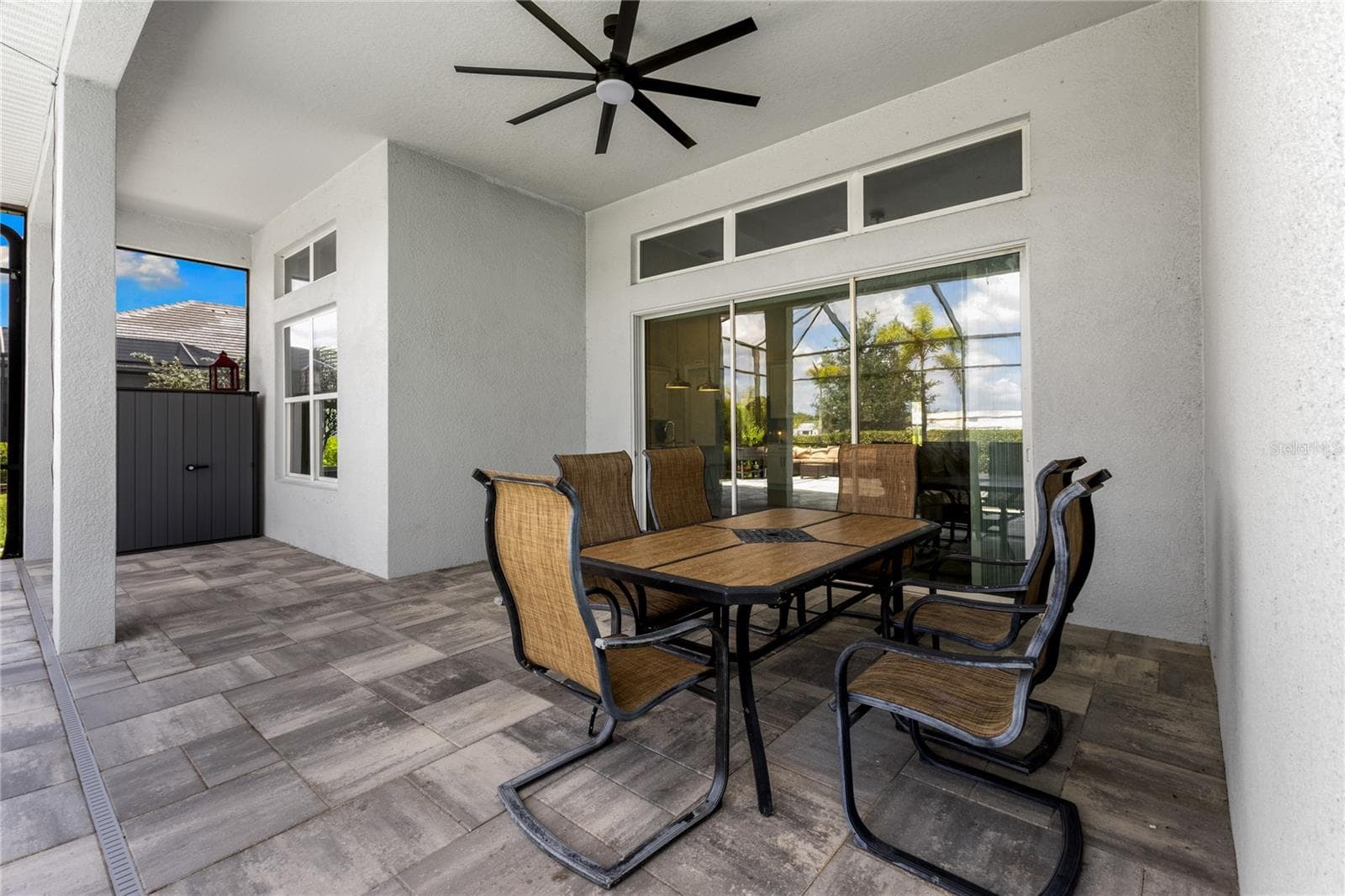 Covered Lanai for Outdoor Dining and Entertaining - 4645 ANTRIM DR, SARASOTA