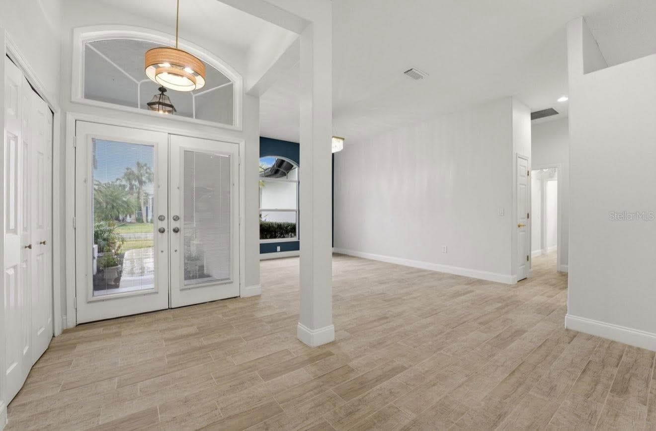 Single Family Residence at 507 CHEVAL DR, VENICE, photo 11 of 24