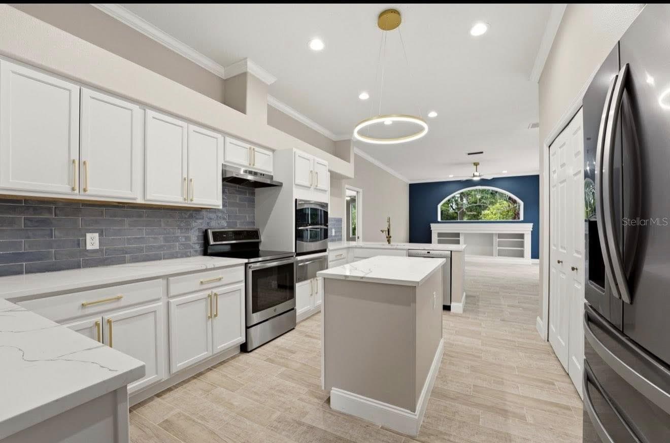 Single Family Residence at 507 CHEVAL DR, VENICE, photo 13 of 24