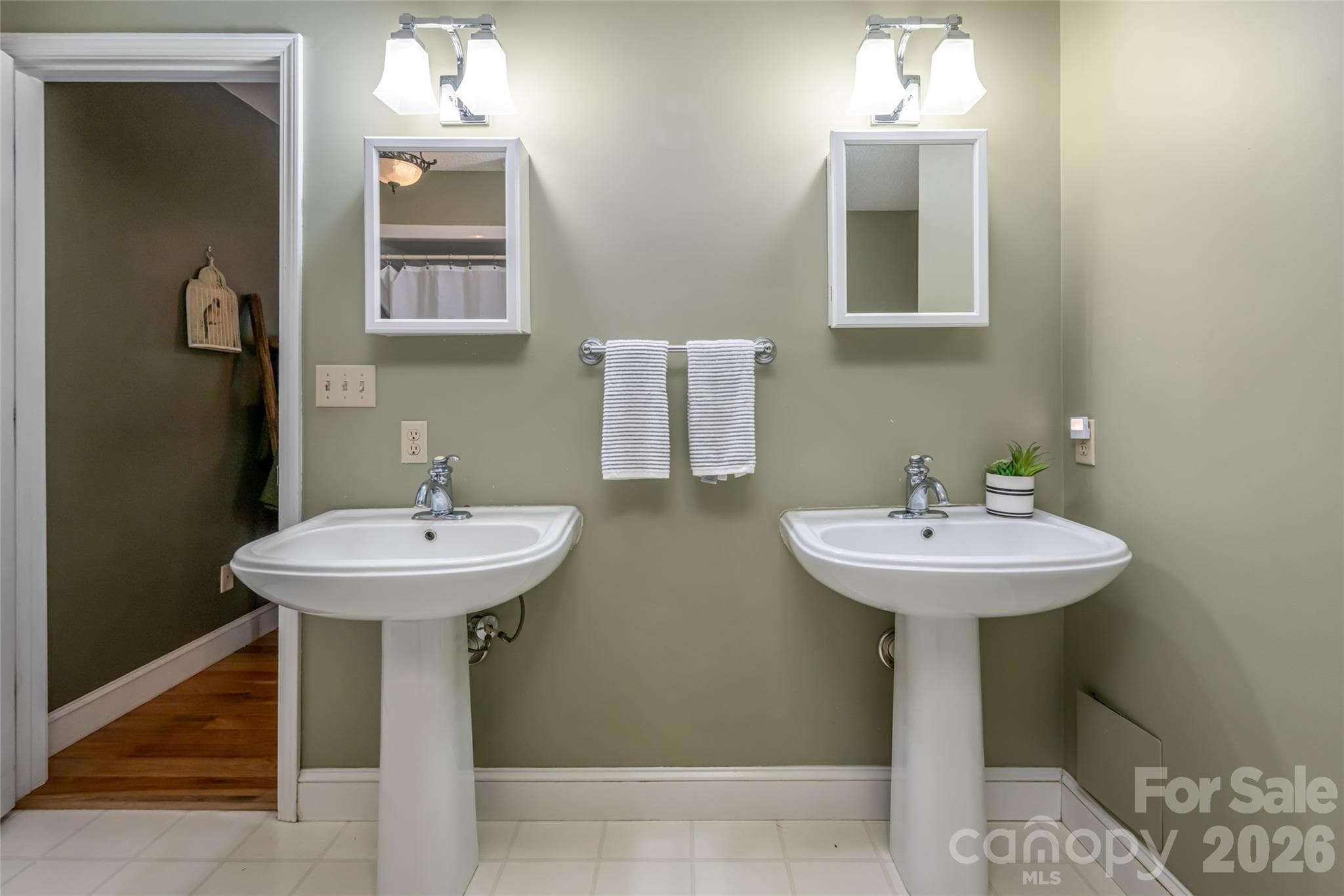 Single Family Residence at 7 Timber Park Drive, Black Mountain, photo 33 of 39