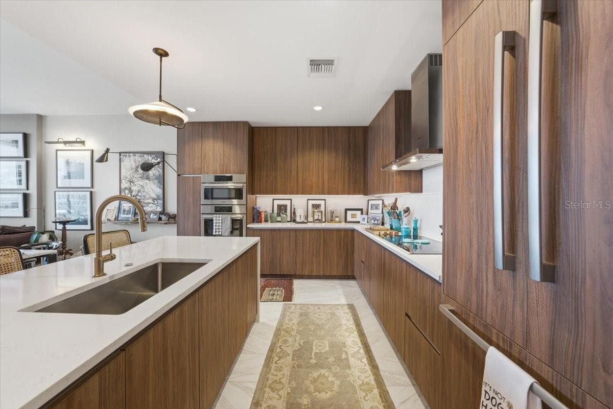 Condominium at 777 3RD AVE N #1606, ST PETERSBURG, photo 7 of 50