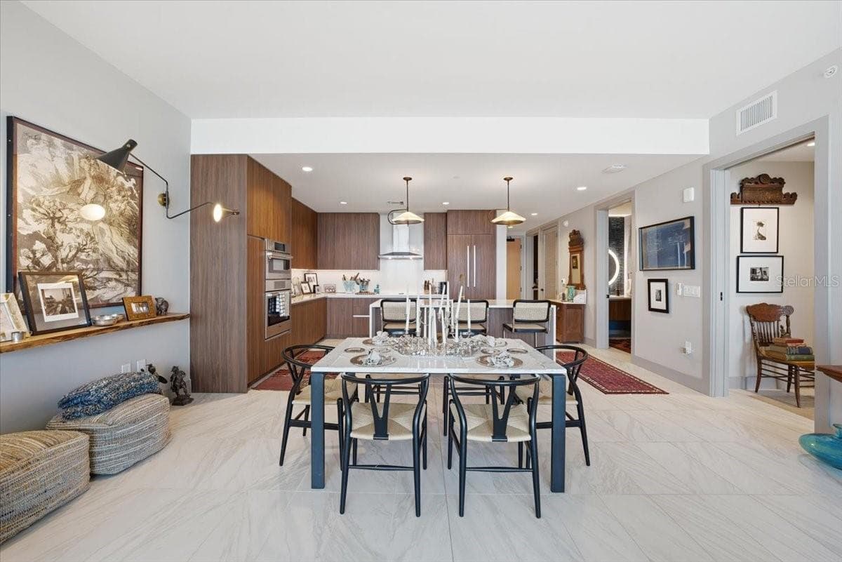 Condominium at 777 3RD AVE N #1606, ST PETERSBURG, photo 15 of 50