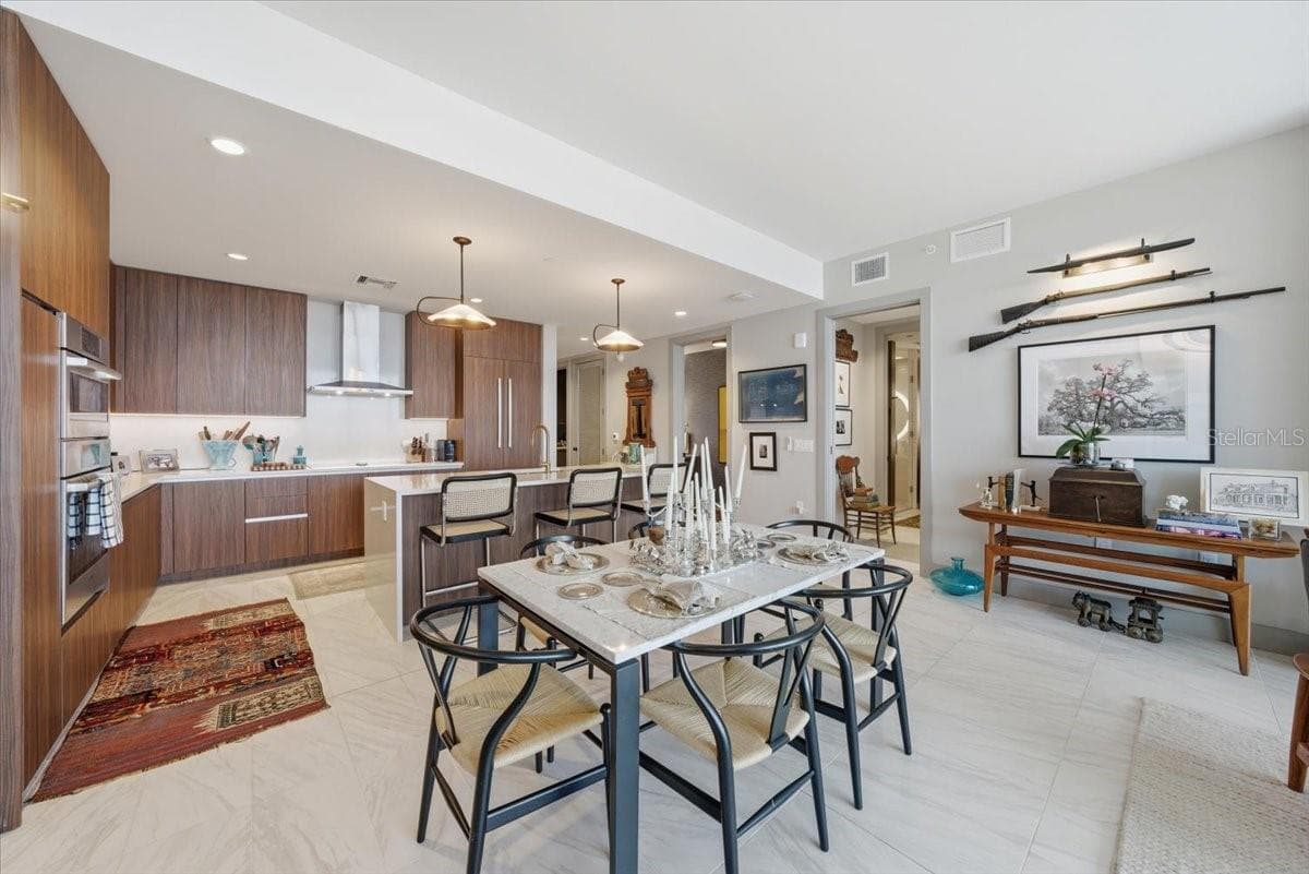 Condominium at 777 3RD AVE N #1606, ST PETERSBURG, photo 17 of 50