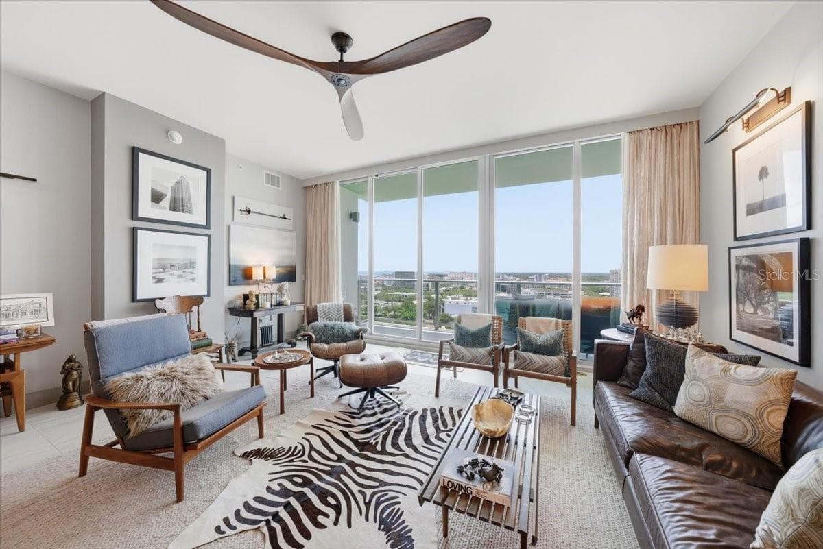 Condominium at 777 3RD AVE N #1606, ST PETERSBURG, photo 19 of 50
