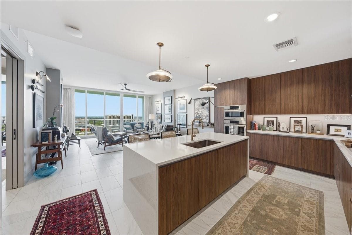 Condominium at 777 3RD AVE N #1606, ST PETERSBURG, photo 21 of 50