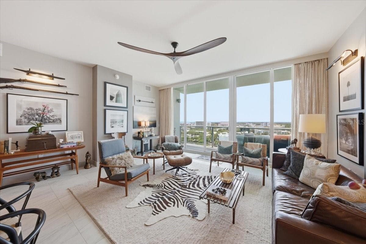 Condominium at 777 3RD AVE N #1606, ST PETERSBURG, photo 22 of 50